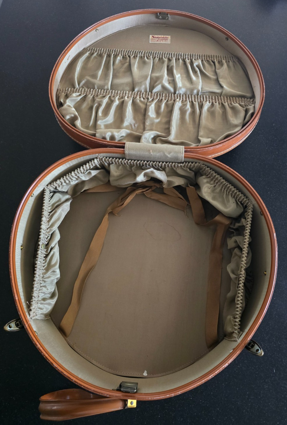 VTG Samsonite #4620 Round Hat Box/Train Case, All Original, No Stains