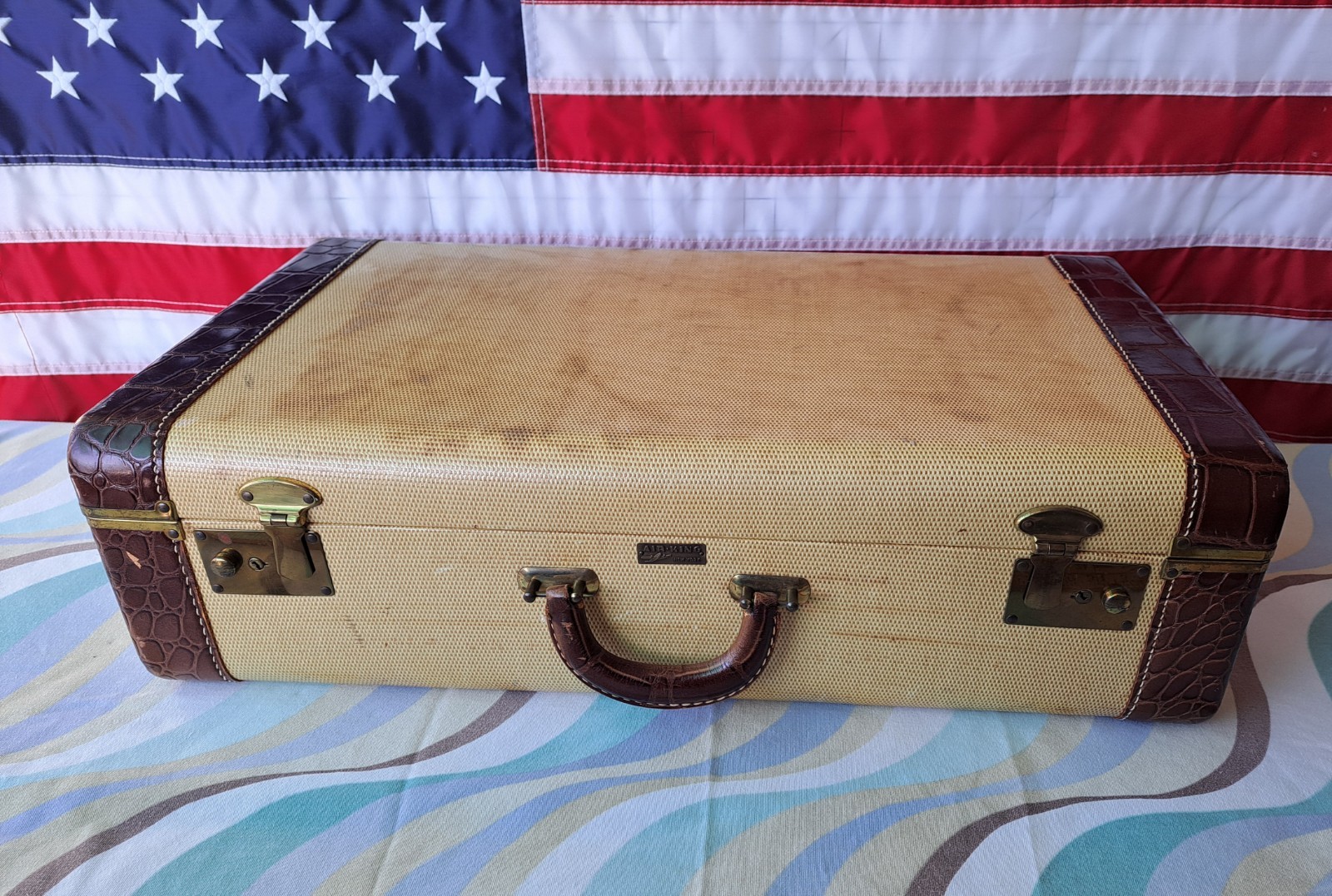 Vintage Air King Gold Tweed 24″ Suitcase Brown Embossed Alligator Leather