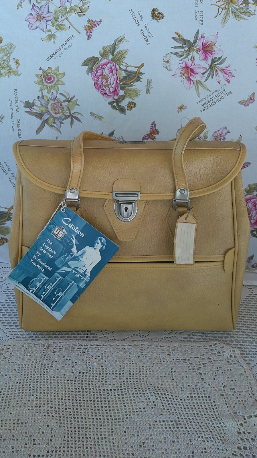 1968 U.S. Trunk Co. Cirtation Swinger Vanity Carry On Luggage