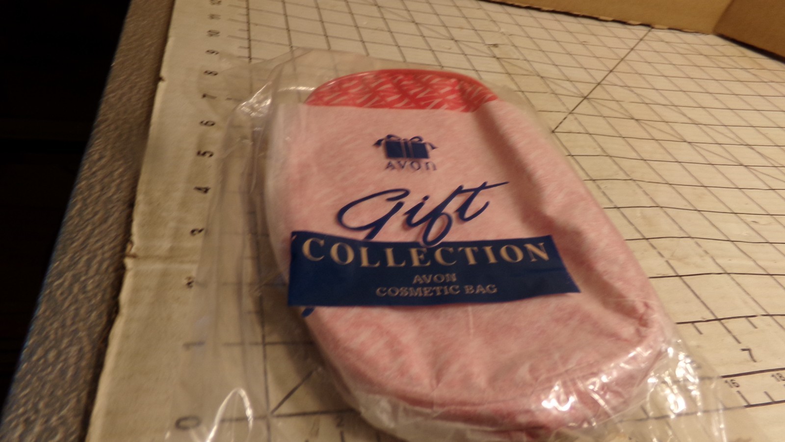 Vintage Avon, The Gift Collection, Cosmetic Bag Travel Bag 1993 New-In-Package