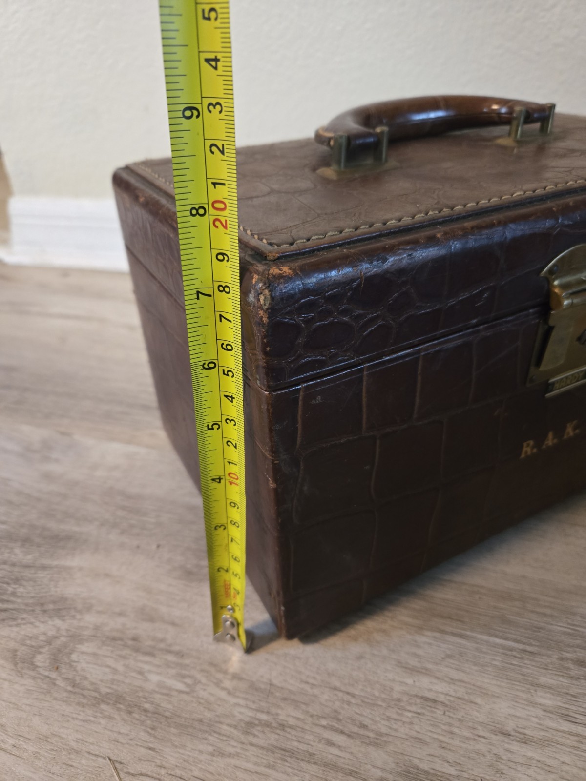 Vintage Alligator Truck Luggage Travel Case Brown 12×7.5×7.5 USA Hardy Cowhide