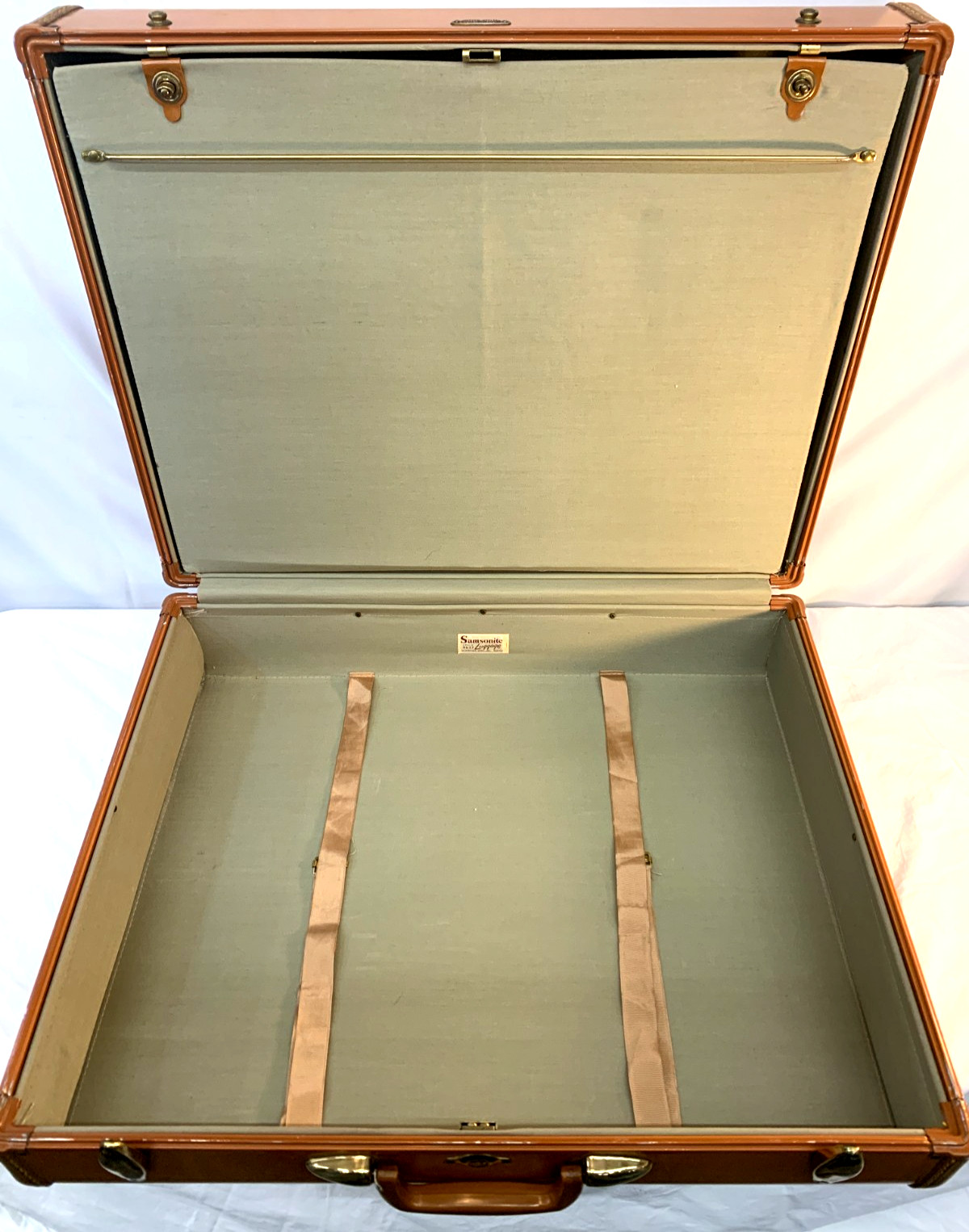 Vintage 1950’s SAMSONITE Style 4537 Large Brown Hard Shell Suitcase ~ No Key