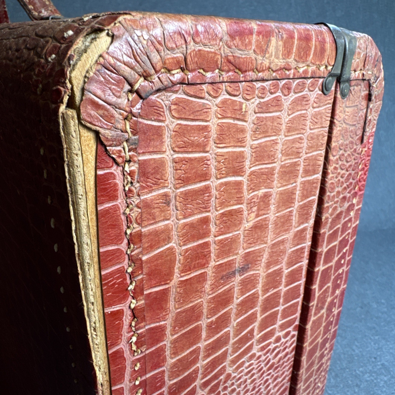 Vintage Red Leather Alligator Texture Suitcase Tan/Olive Interior MCM 21x14x6.5