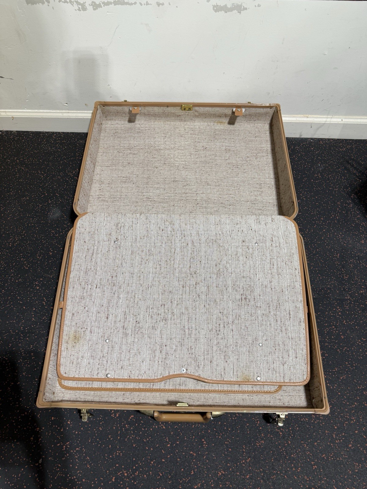Vintage Taperlite Suitcase – Hard Shell Luggage – 50s–60s MidCentury Modern Case