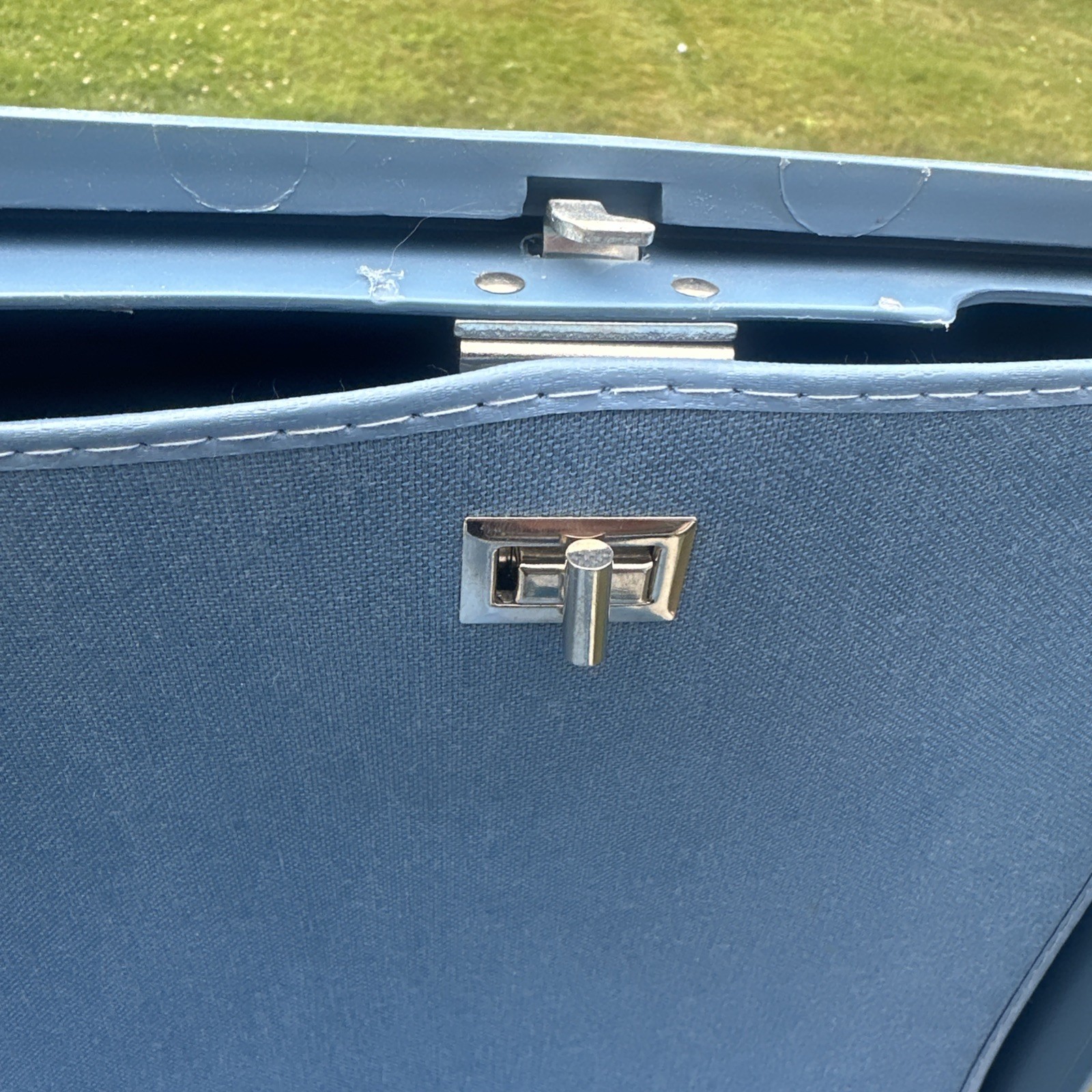 VTG Samsonite Montbello II Hardshell Blue Suitcase 24” X 19” X 6” MCM No Key