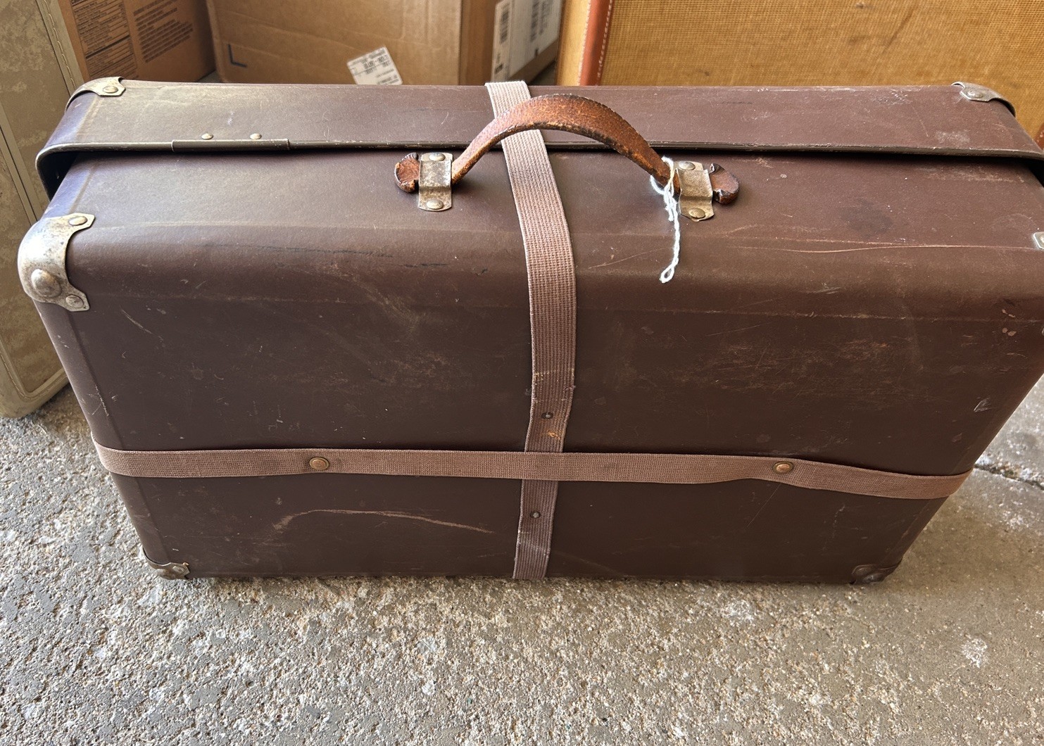 Vintage Early 1900s Suitcase Tie And Lid Box Hard Shell Trunk Adjustable Travel