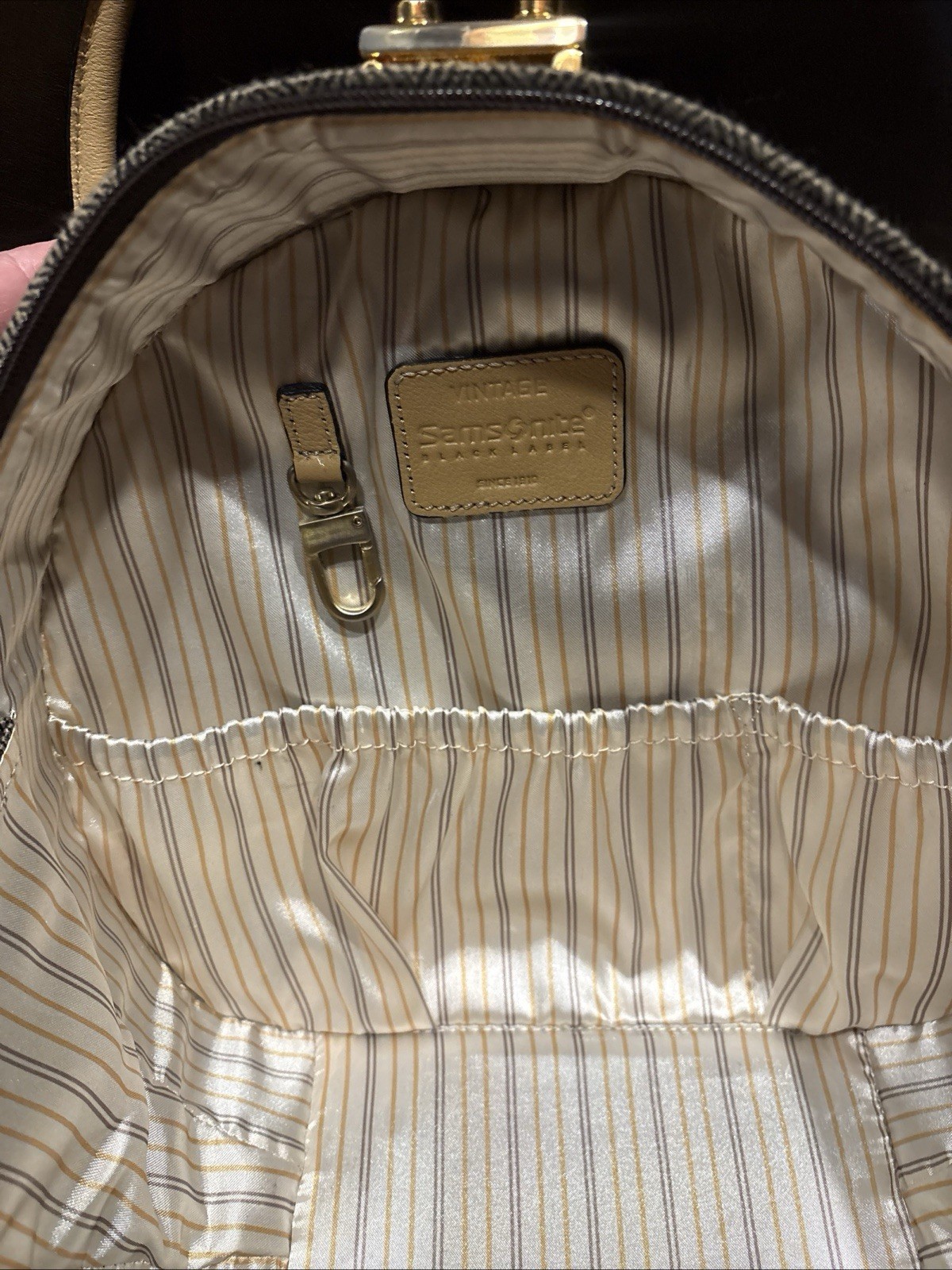 Vintage Samonite Weekend Travel Bag with Key and Lockable Zipper