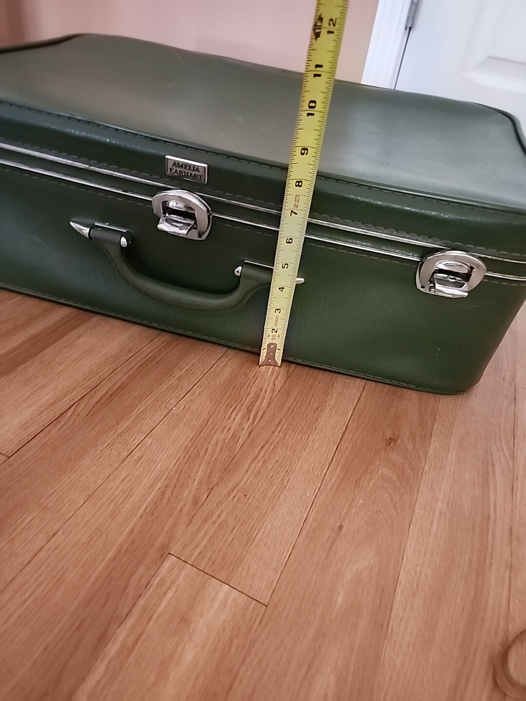 Amelia Earhart Avocado Green Suitcase Very Rare, 27 x 18 x 8 On Wheels. No Key