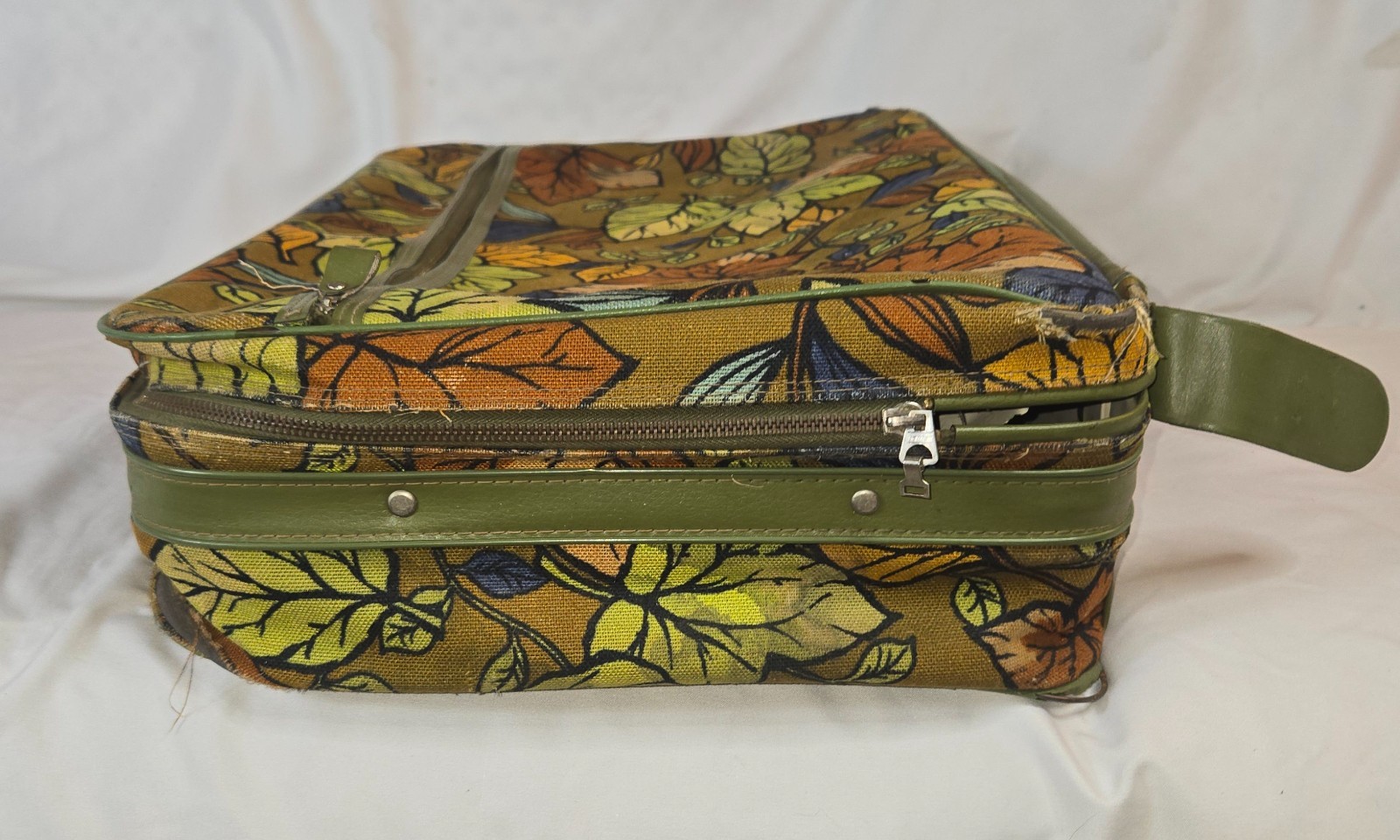 Bantam Travelware Luggage Suitcase Floral Fabric 21″ x 14″ x 6″