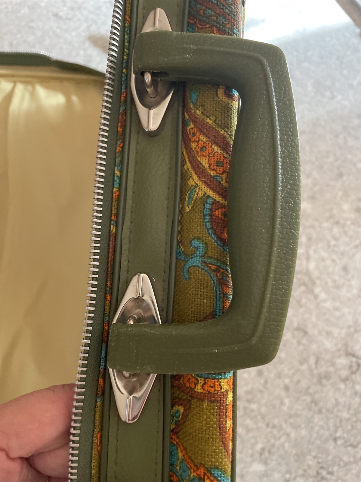 VTG 1970s Bantam Travelware Mod Suitcase Unique Paisley Canvas Olive Green FUN