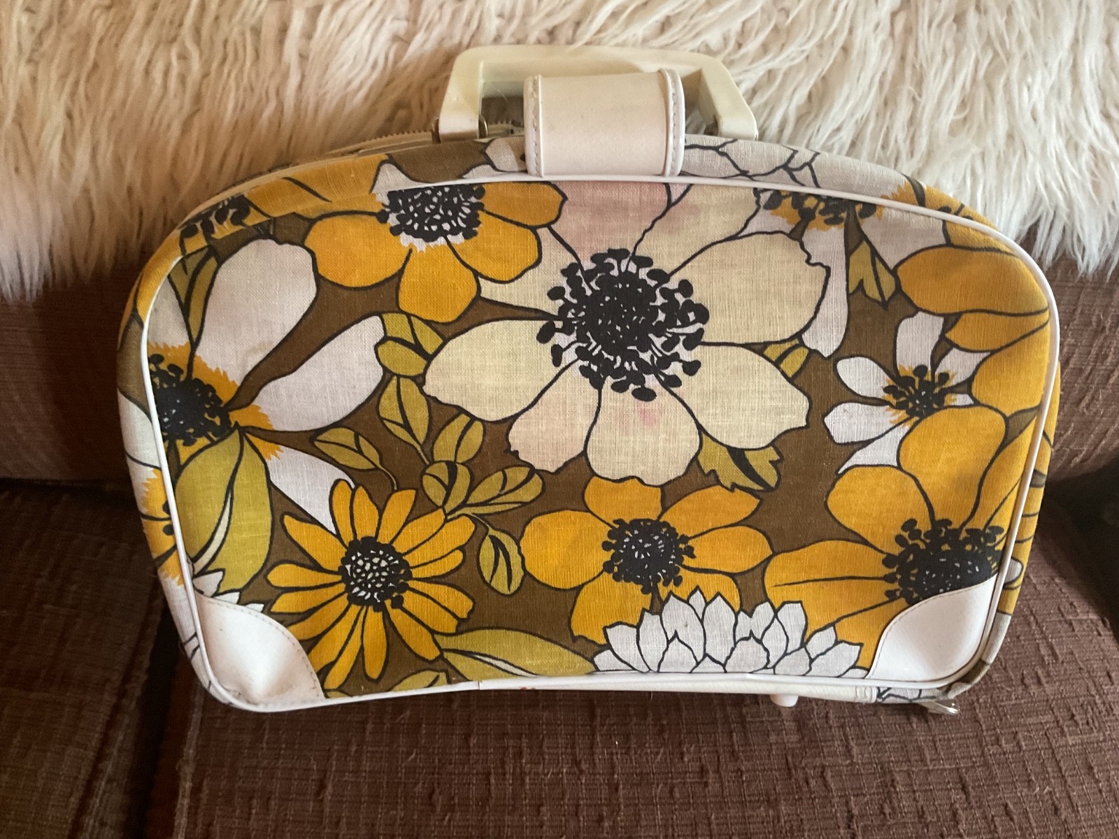 Vintage white 60s Retro MOD Groovy Flower Power Luggage Suitcase with Key mcm