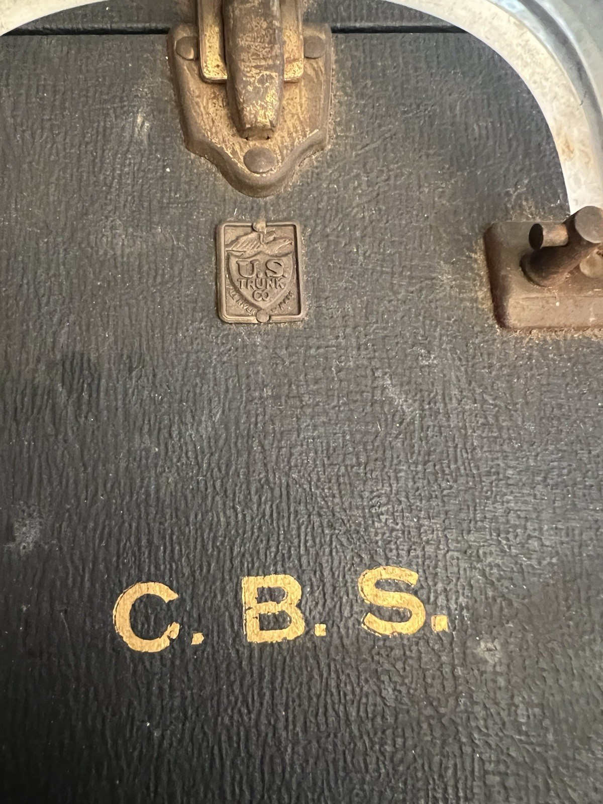 Vintage Steamer Suitcase US Trunk Company