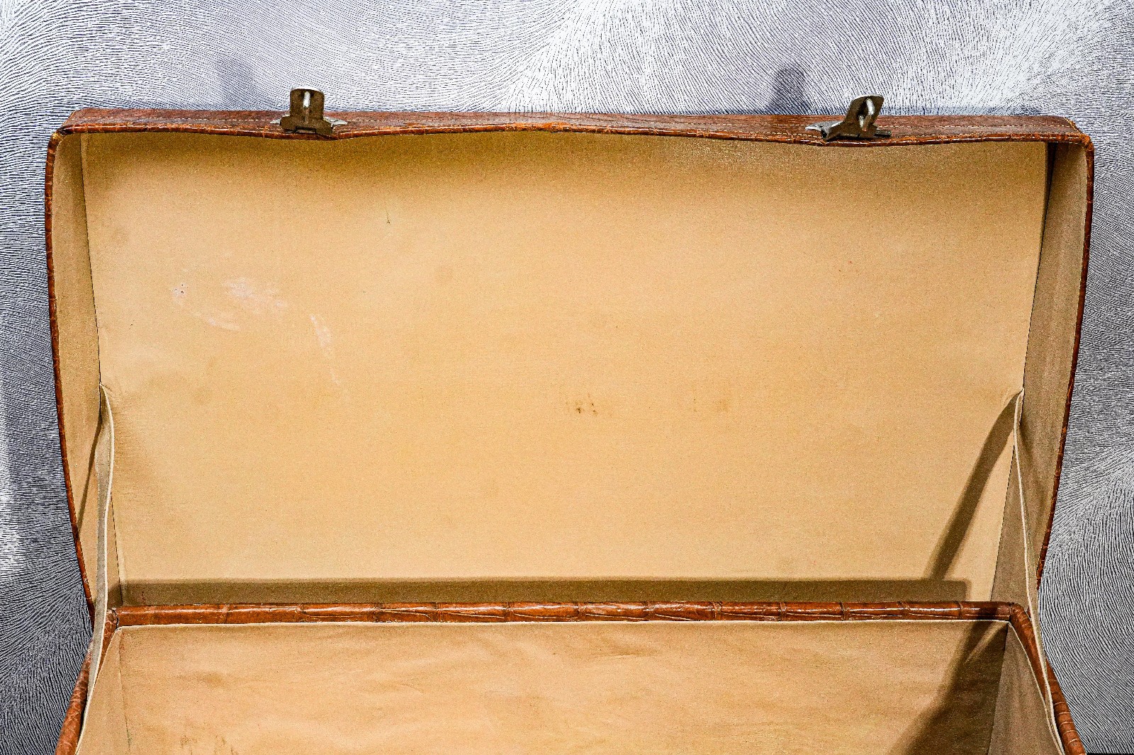 Large Light Brown Luxury Antique Crocodile Leather Travel Luggage Suitcase
