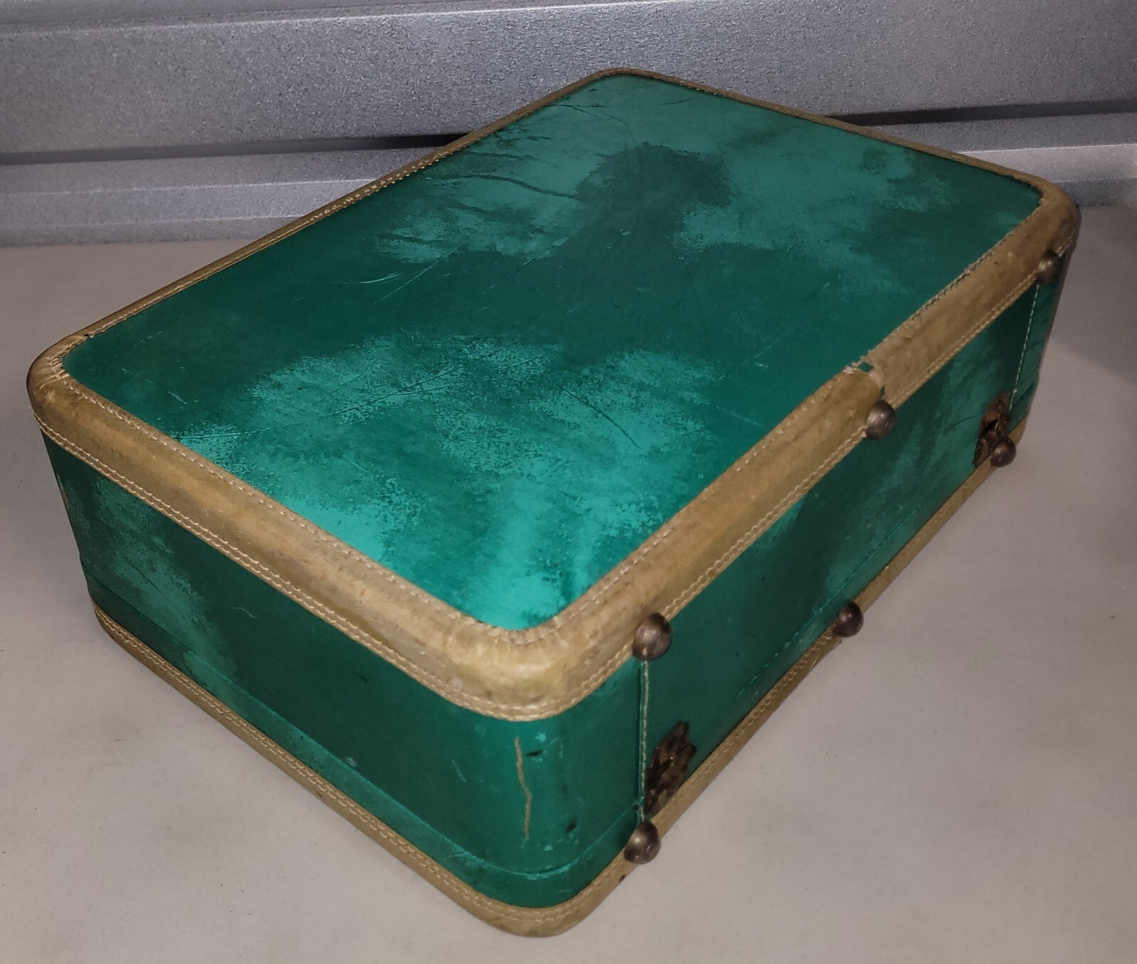 Vintage MJ Belgrad DONBY Suitcase Green w/ Gold Satin? insides 18 x 12.5 x 6