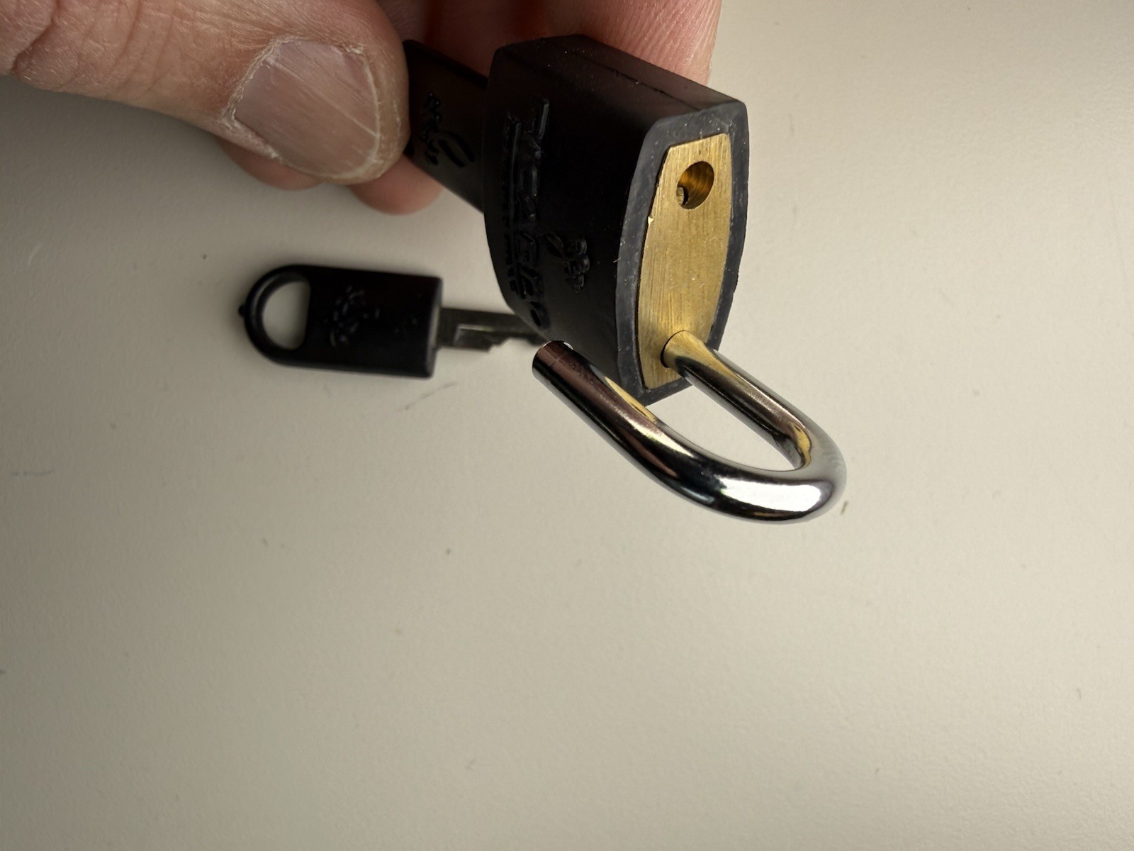 Vintage Ricardo Beverly Hills 1980s-1990s Padlock w/ 2 Keys Black Palm Tree Logo
