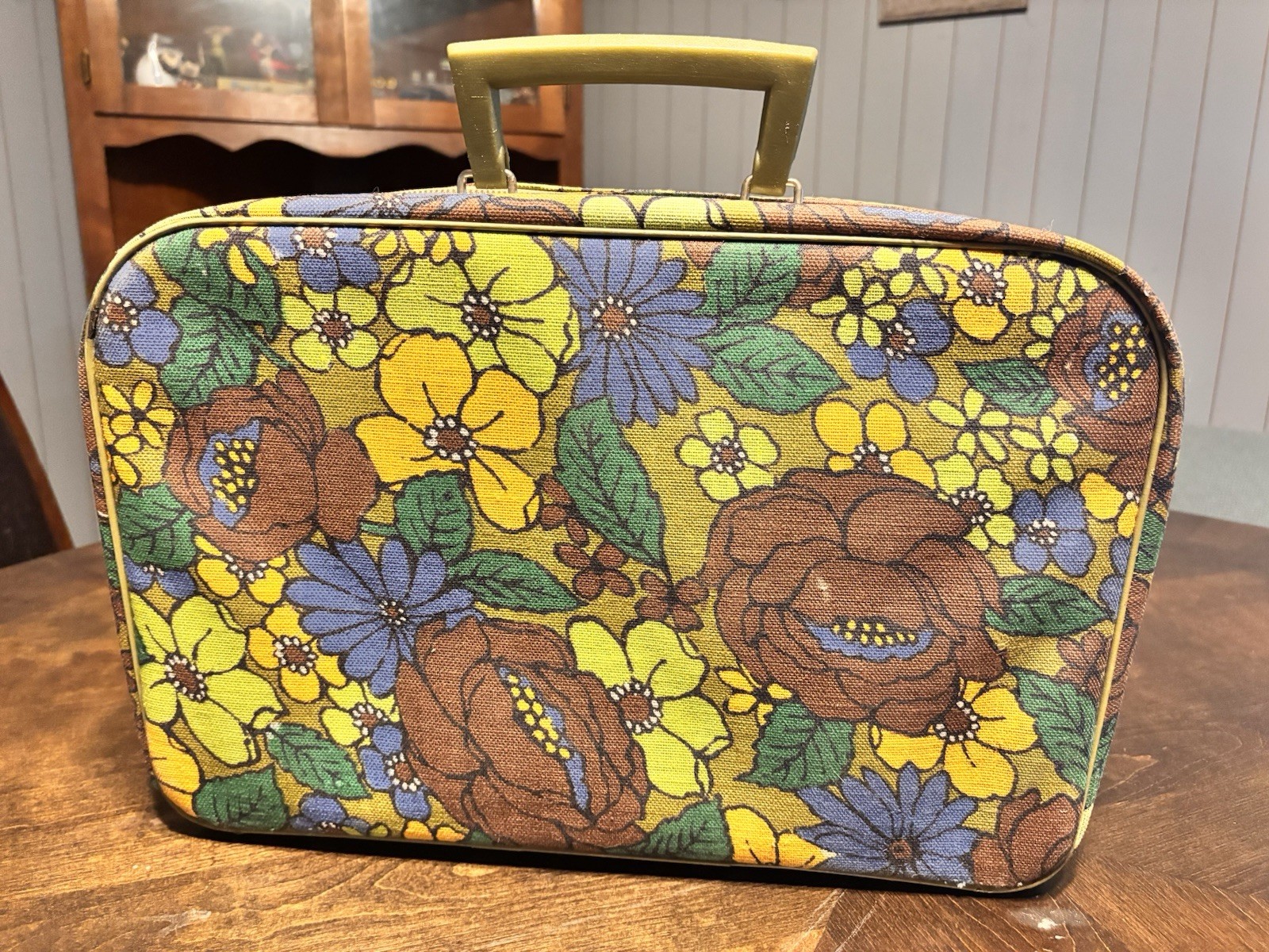Vintage 60s Retro MOD Groovy Flower Power Luggage Suitcase with Key