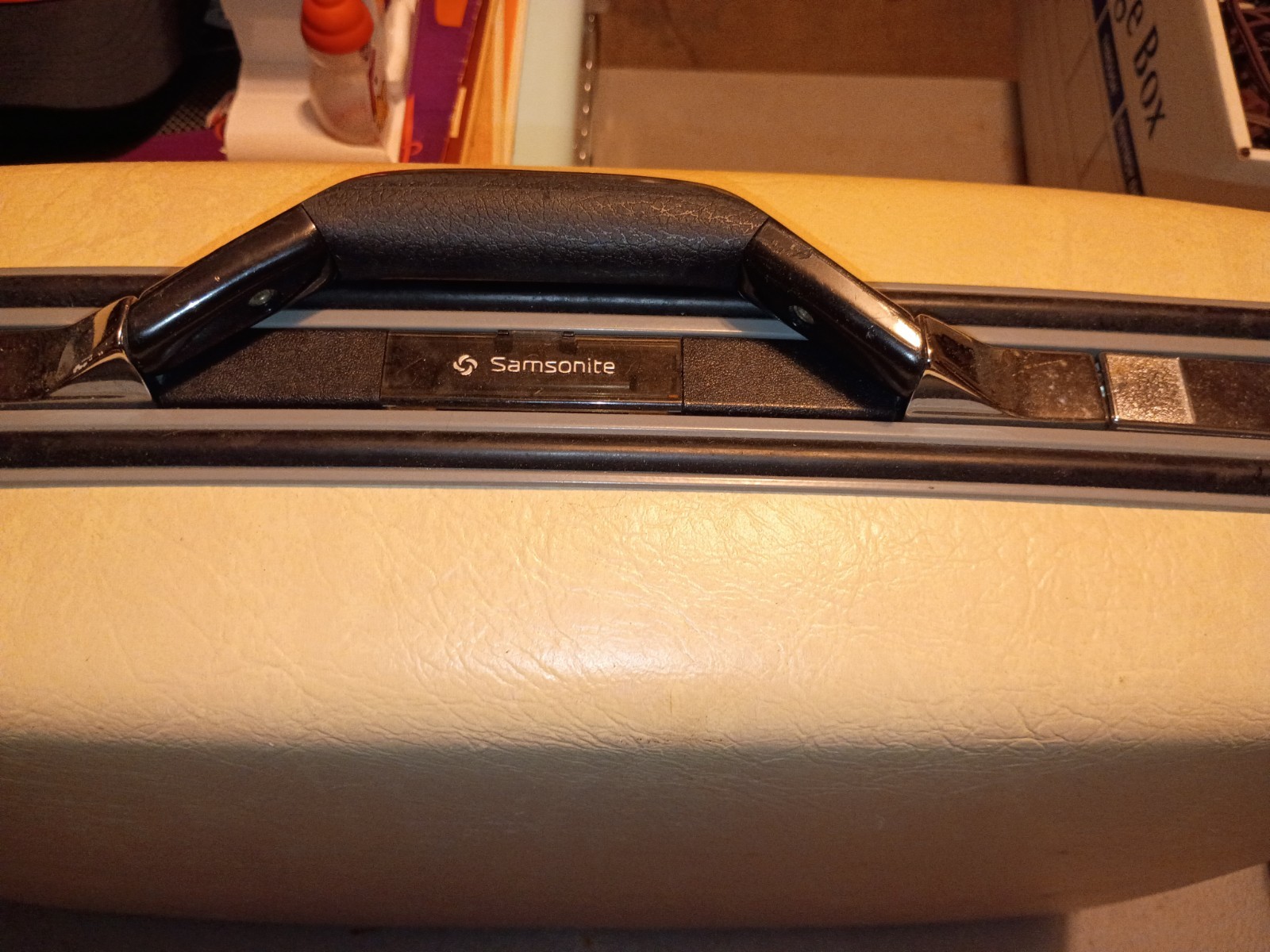 Vintage Samsonite Silhouette White Hard Shell Luggage 20” x 16” x 7”