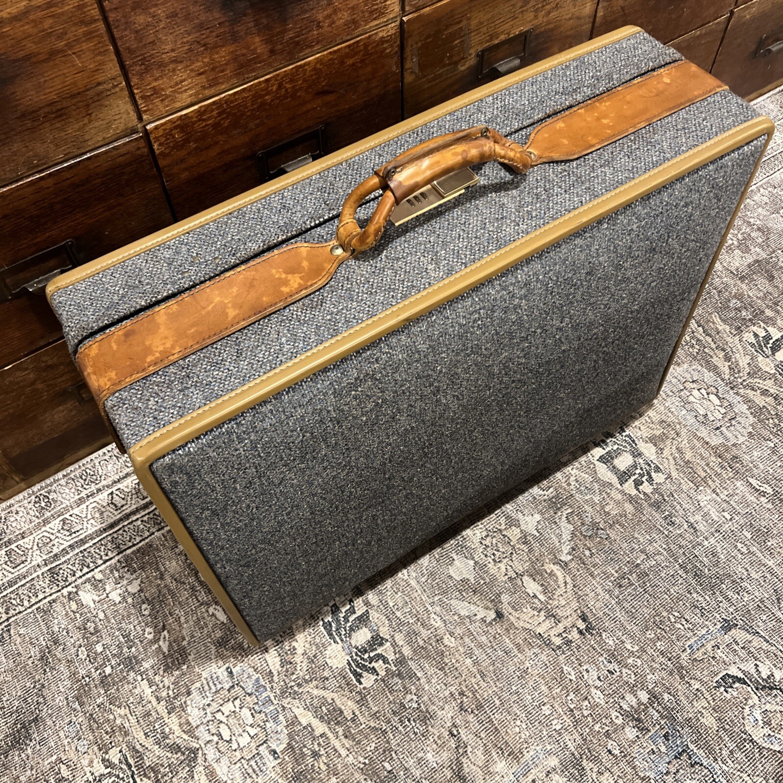 Hartmann Luggage 1 Piece Tweed Leather Locking w Hidden Latches Suitcase Vintage
