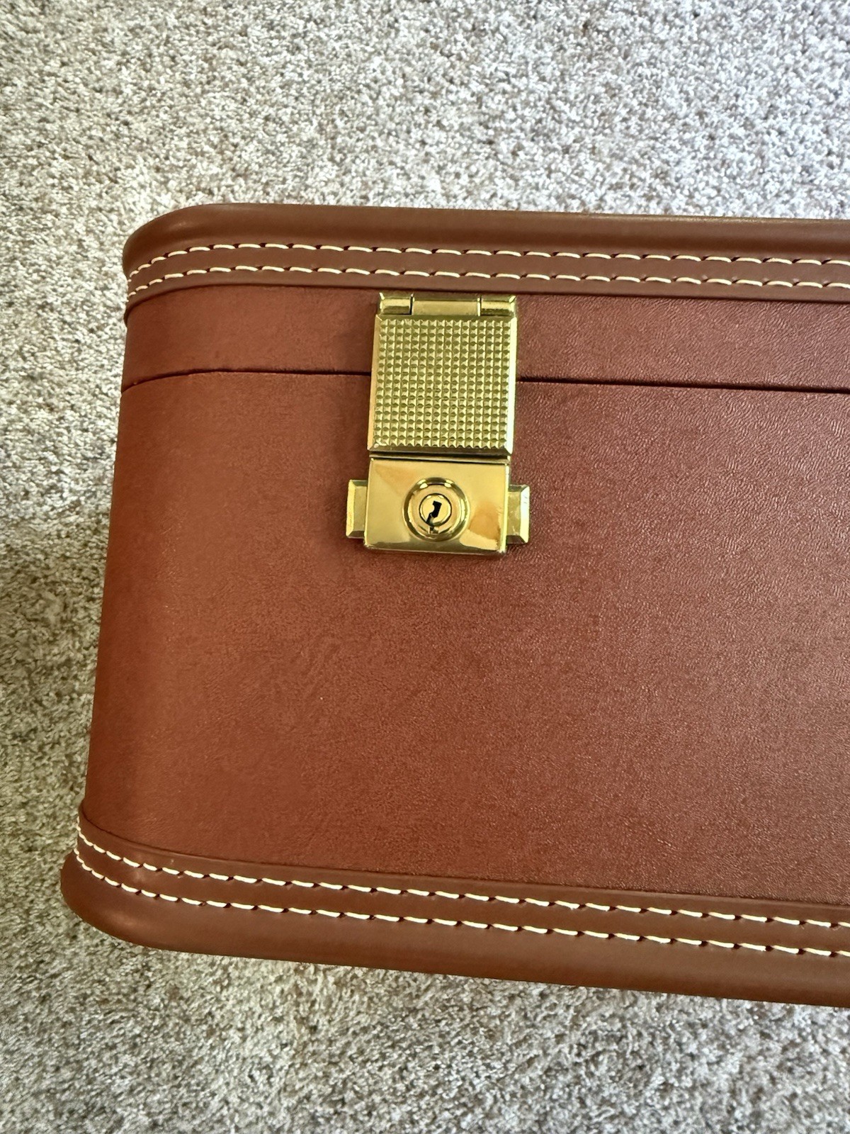 VINTAGE Luggage/Travel LADY BALTIMORE STARLINE SUITCASE 24”x15”x8”