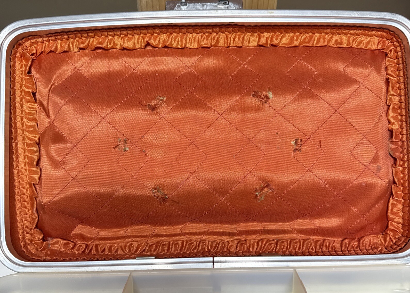VTG Orange Oshkosh Medium Train Case W/ Insert Hard Plastic Suitcase Luggage