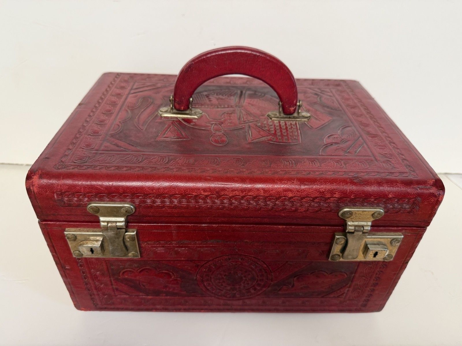 VINTAGE 1940’S HAND TOOLED RED LEATHER TRAIN CASE