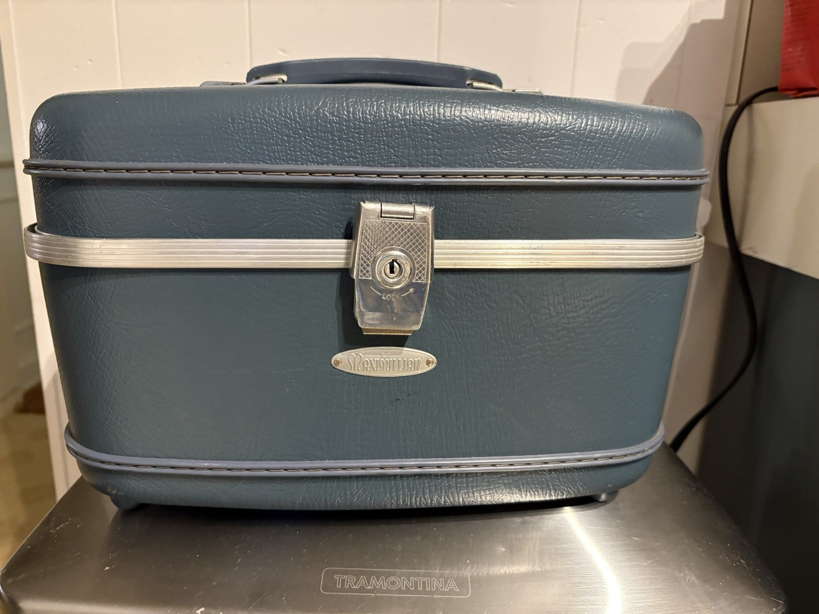 Maximillian train/ Cosmetic Case Blue Hard Shell With Pink Fabric