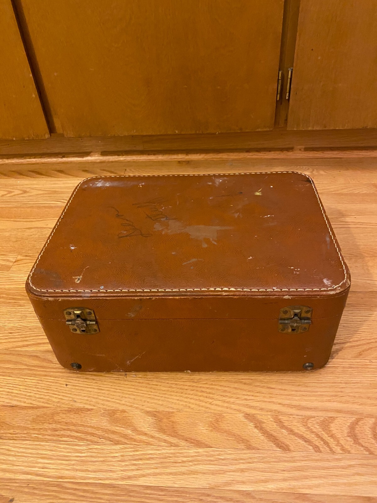 Vintage Congress Luggage Corporation Suitcase 13-1/2″ x 10″ x 5-1/2″ with Mirror