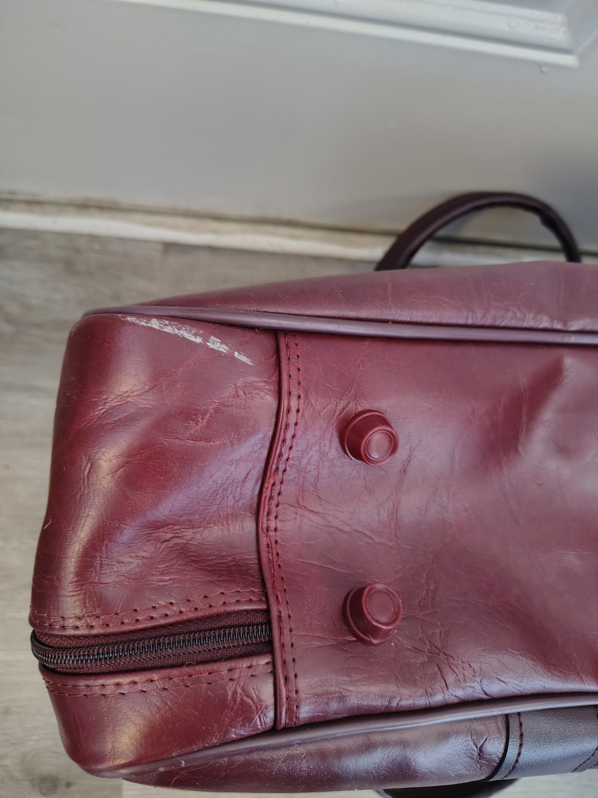 New Vista Burgundy Vintage Travel Luggage Set