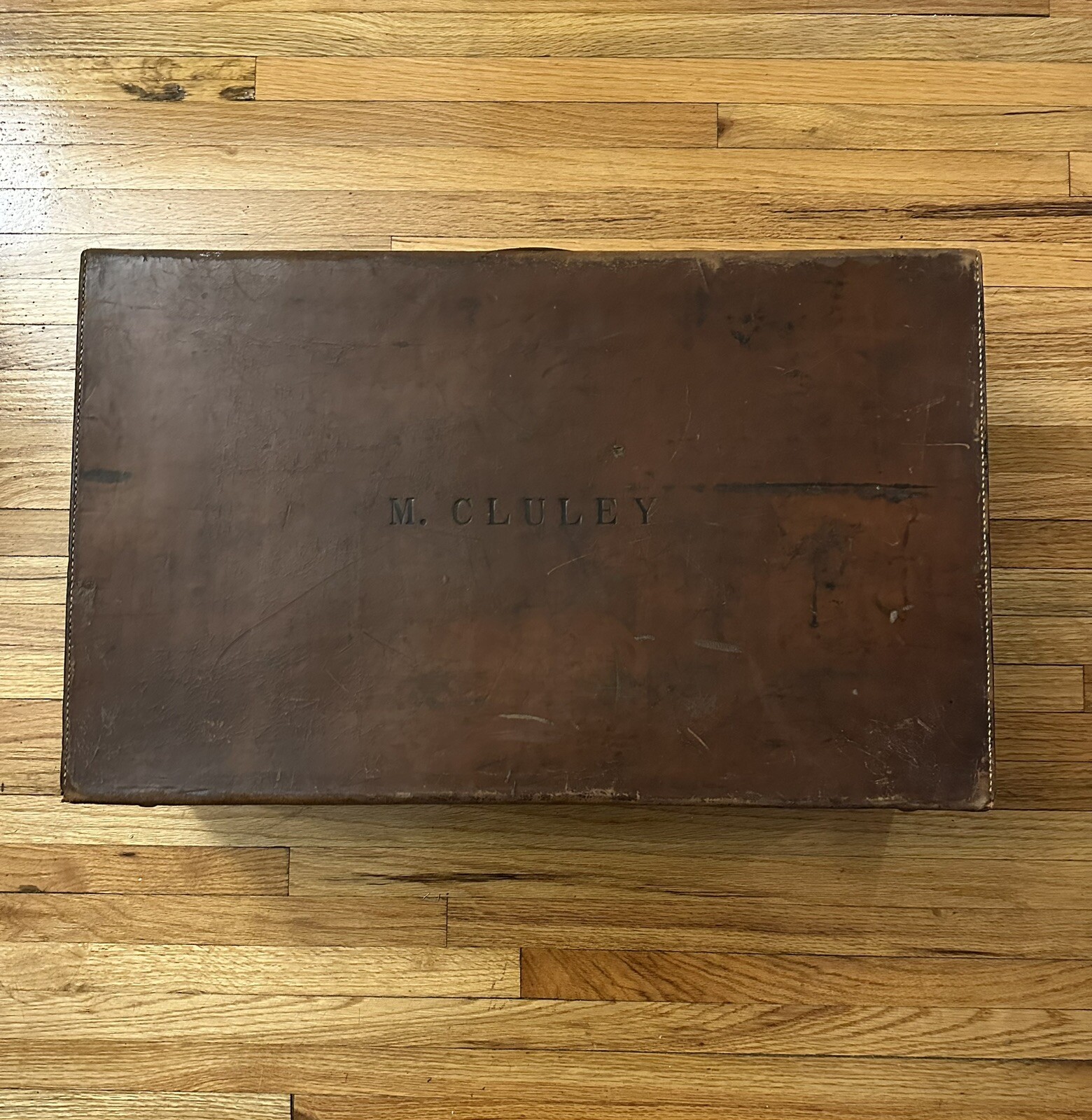 Vintage 50’s 60’s Antique Legge Suitcase