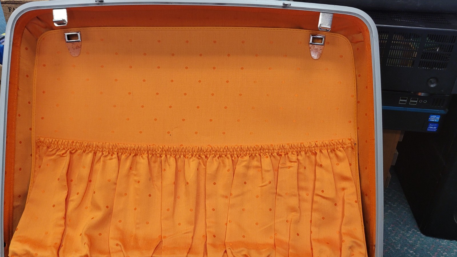 Orange Samsonite Silhouette Luggage Suitcase Vintage Hard Shell 25″ No Key