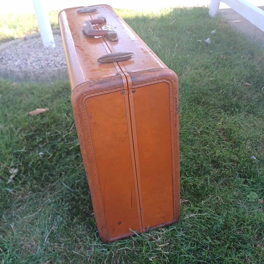 Vintage Samsonite Suitcase Luggage Shwayder Bros. Inc Model 4637