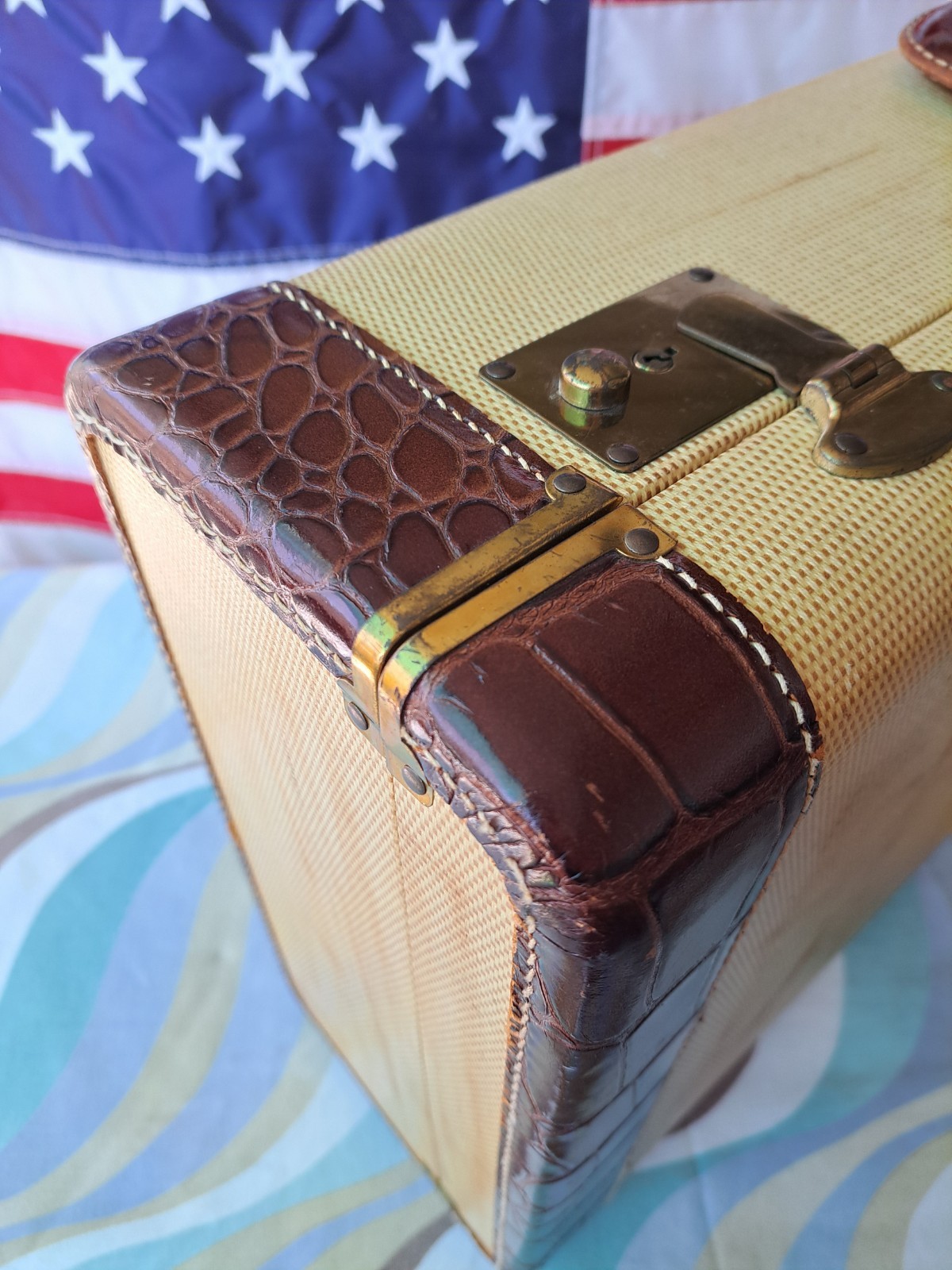 Vintage Air King Gold Tweed 24″ Suitcase Brown Embossed Alligator Leather