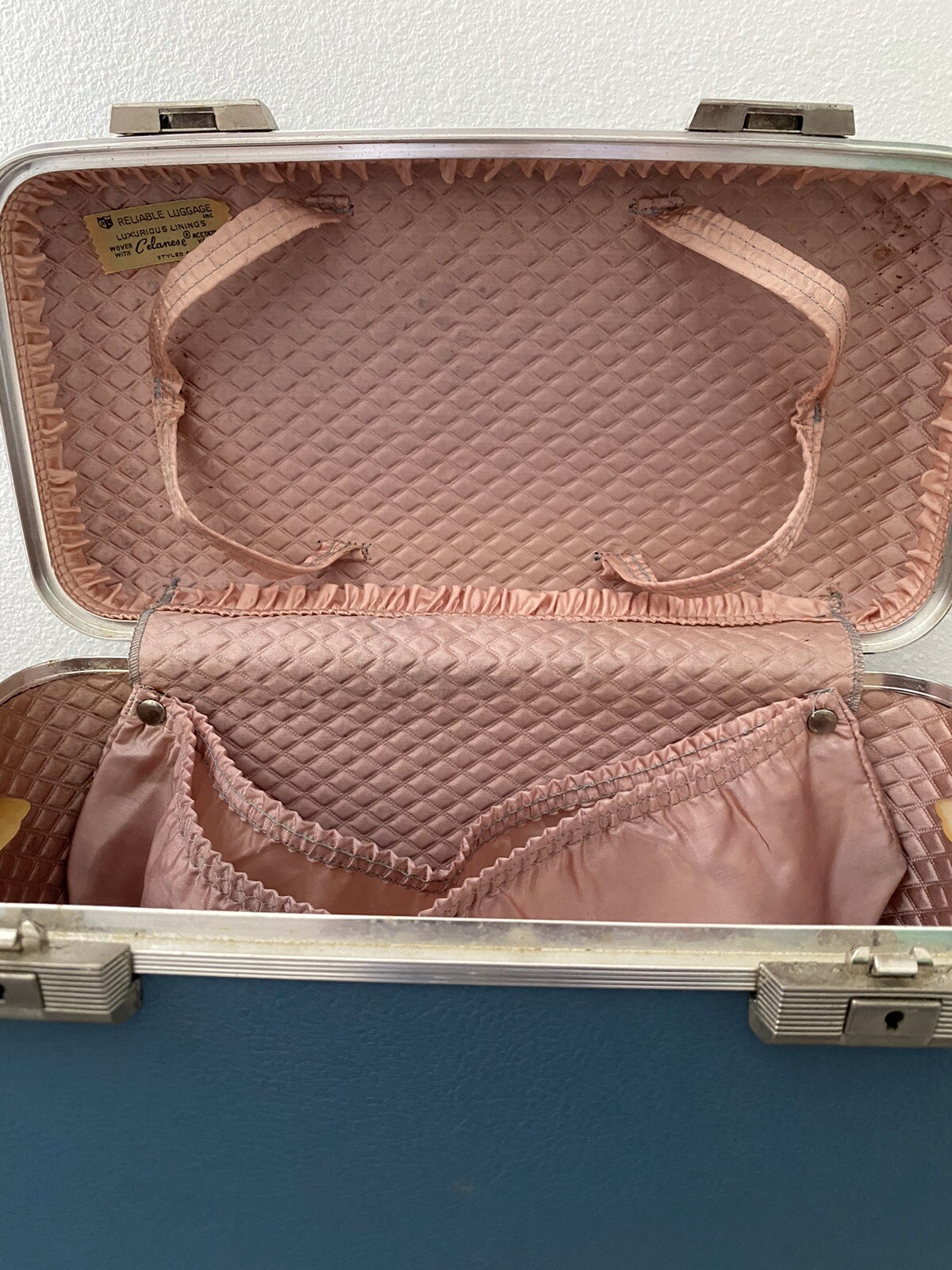 VTG Airway Train Case Mirror Travel Bag Makeup Carry On Blue Hard Shell Keys