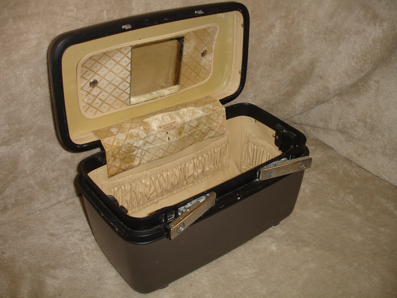 Vintage Brown/Gray Samsonite Sentry II Makeup Train Case w/Mirror NO KEY 15x9x8