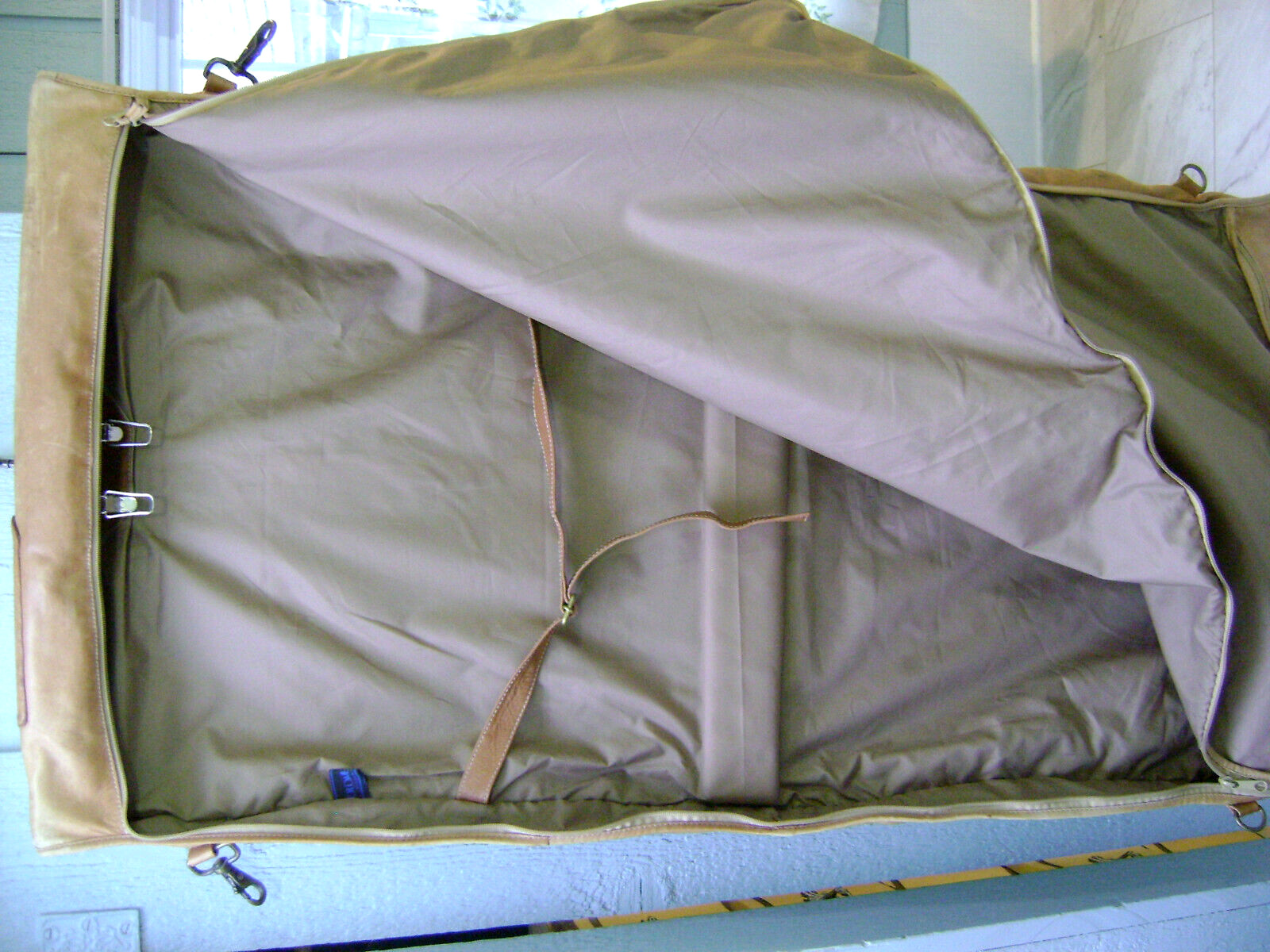 Rare Vintage 1980s, “Temmis” , Leather, Garment Suit Case Travel Bag