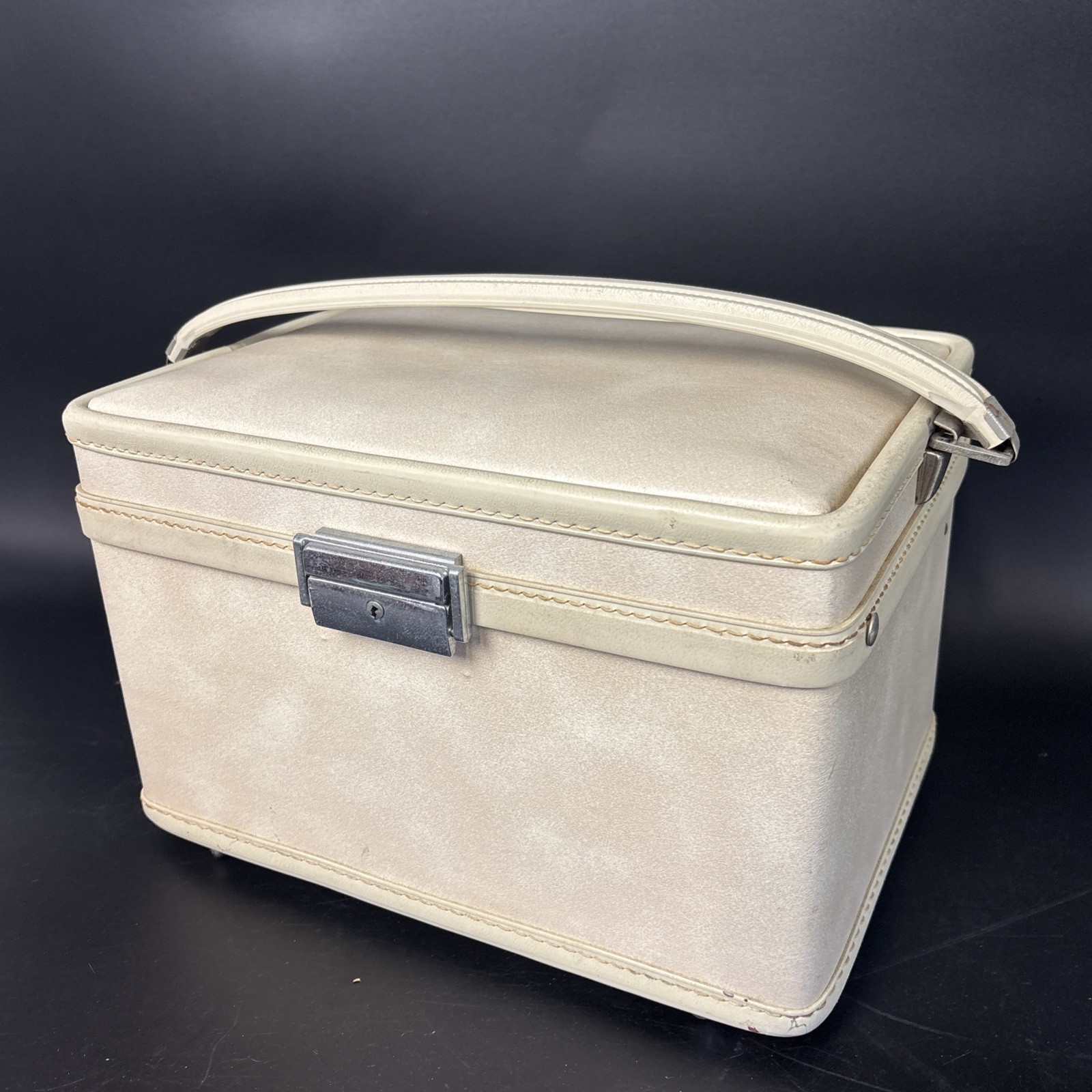 Vintage Cream Train Case Luggage Carry On Makeup w/Bercy Mirror