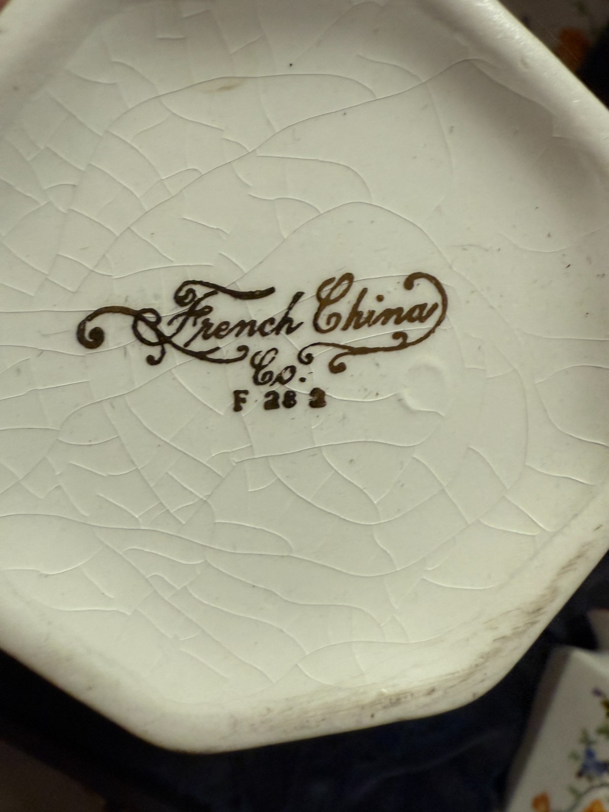 Vintage Salesman’s Sample case for pottery. 19?? Possible Sevring Company