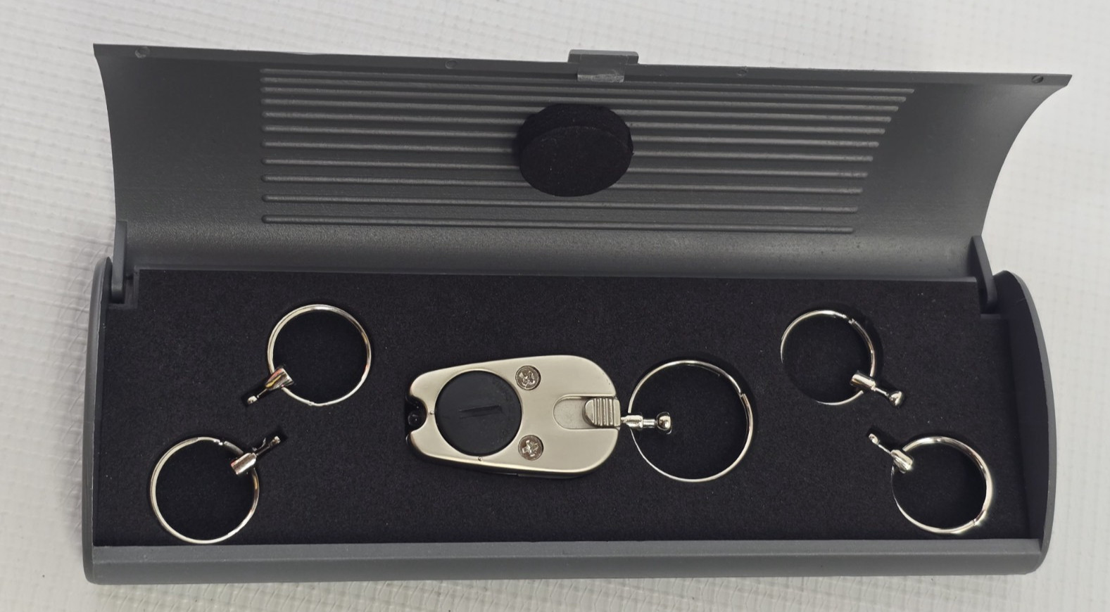 Samsonite Keychain Flashlight With Case Holds Up 5 Keys