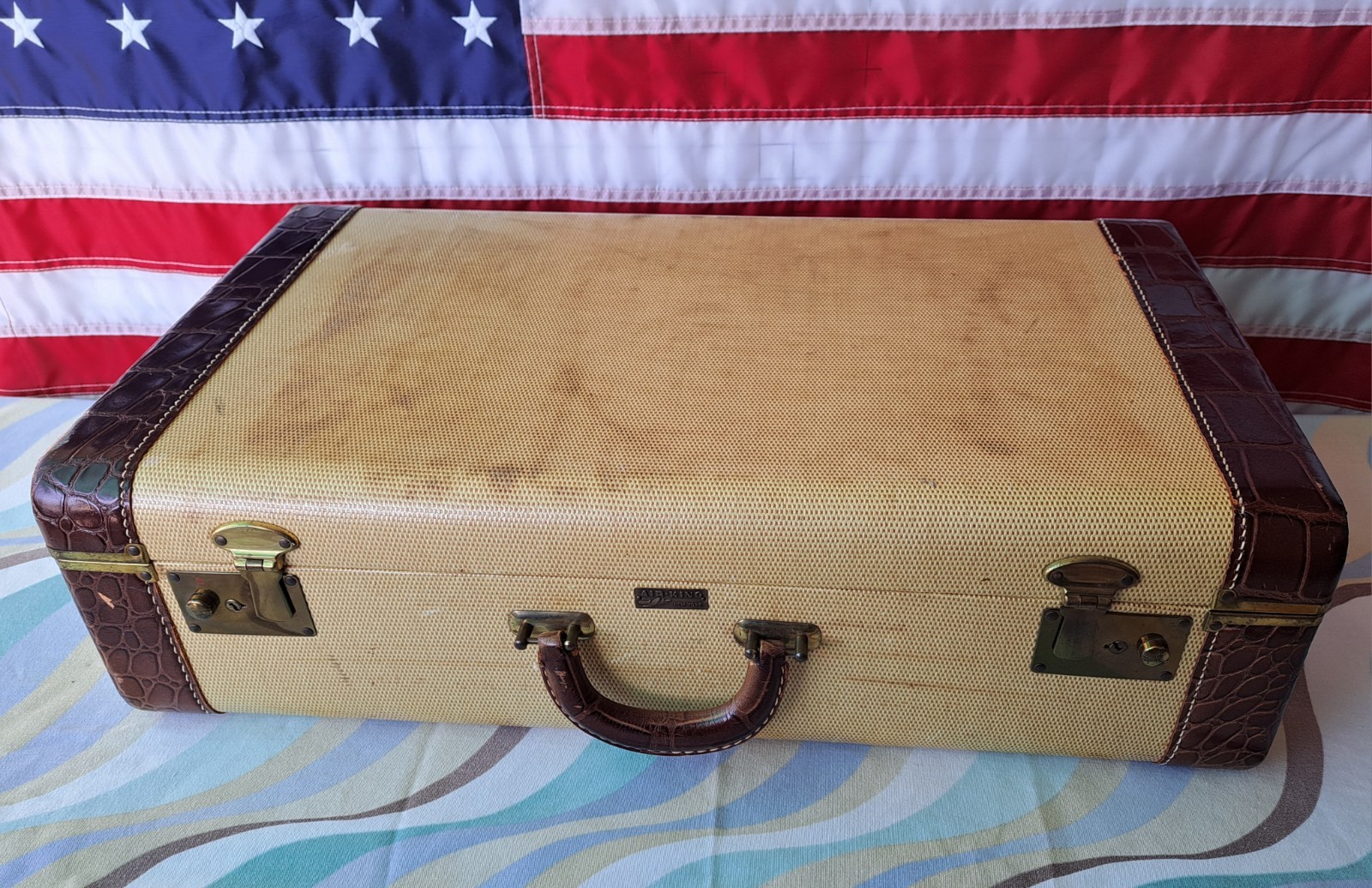 Vintage Air King Gold Tweed 24″ Suitcase Brown Embossed Alligator Leather