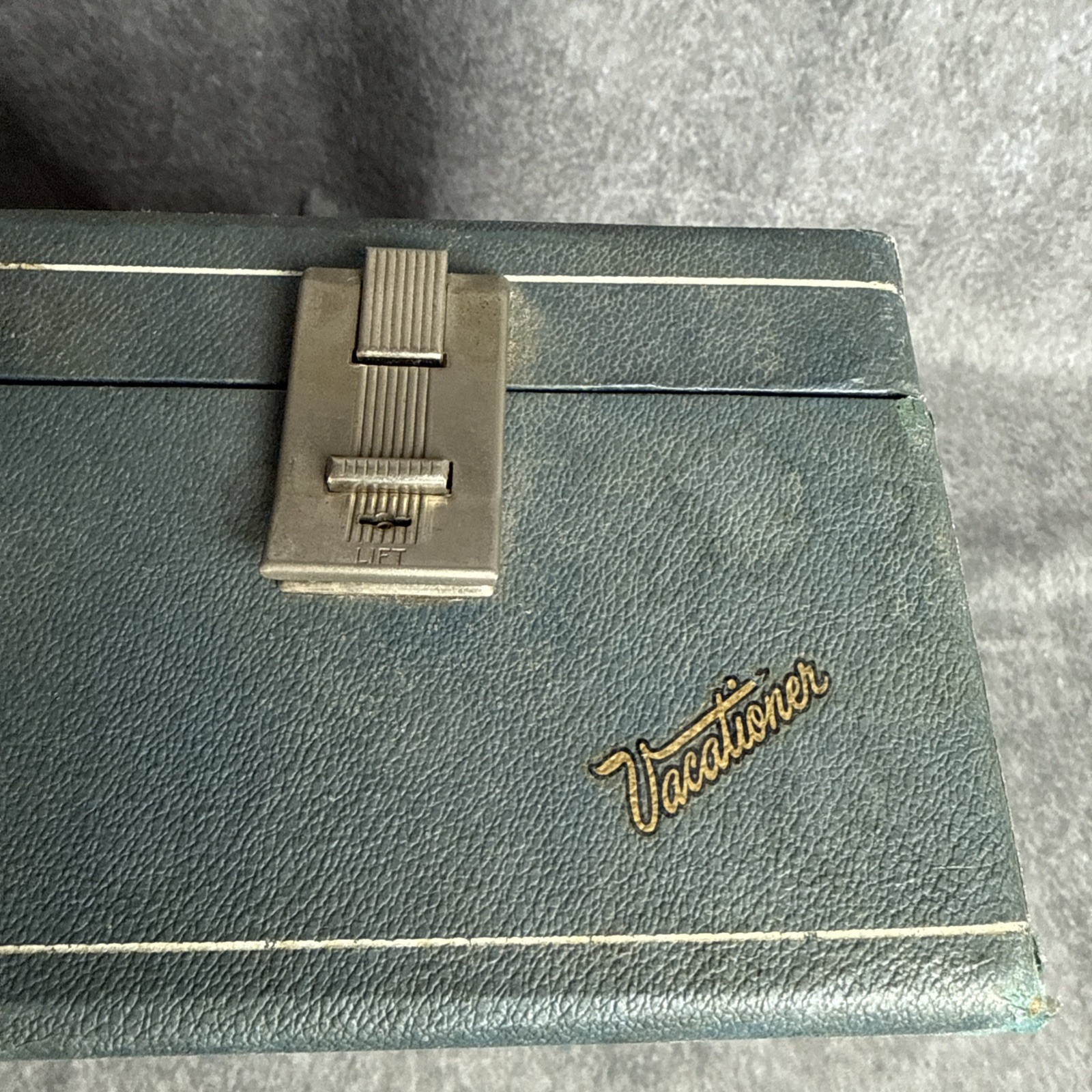Blue VACATIONER Hardshell Suitcase w/ Flip Up Metal Latch & Bakelite Handle