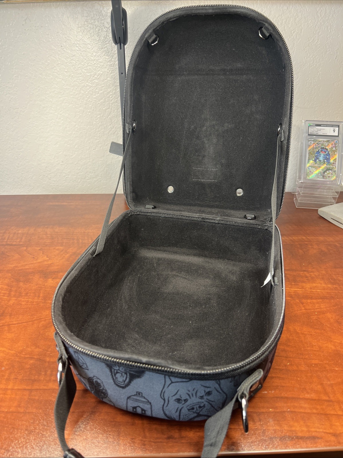 Rebel 8 Hat Carrier Travel Hat / Cap Case Luggage