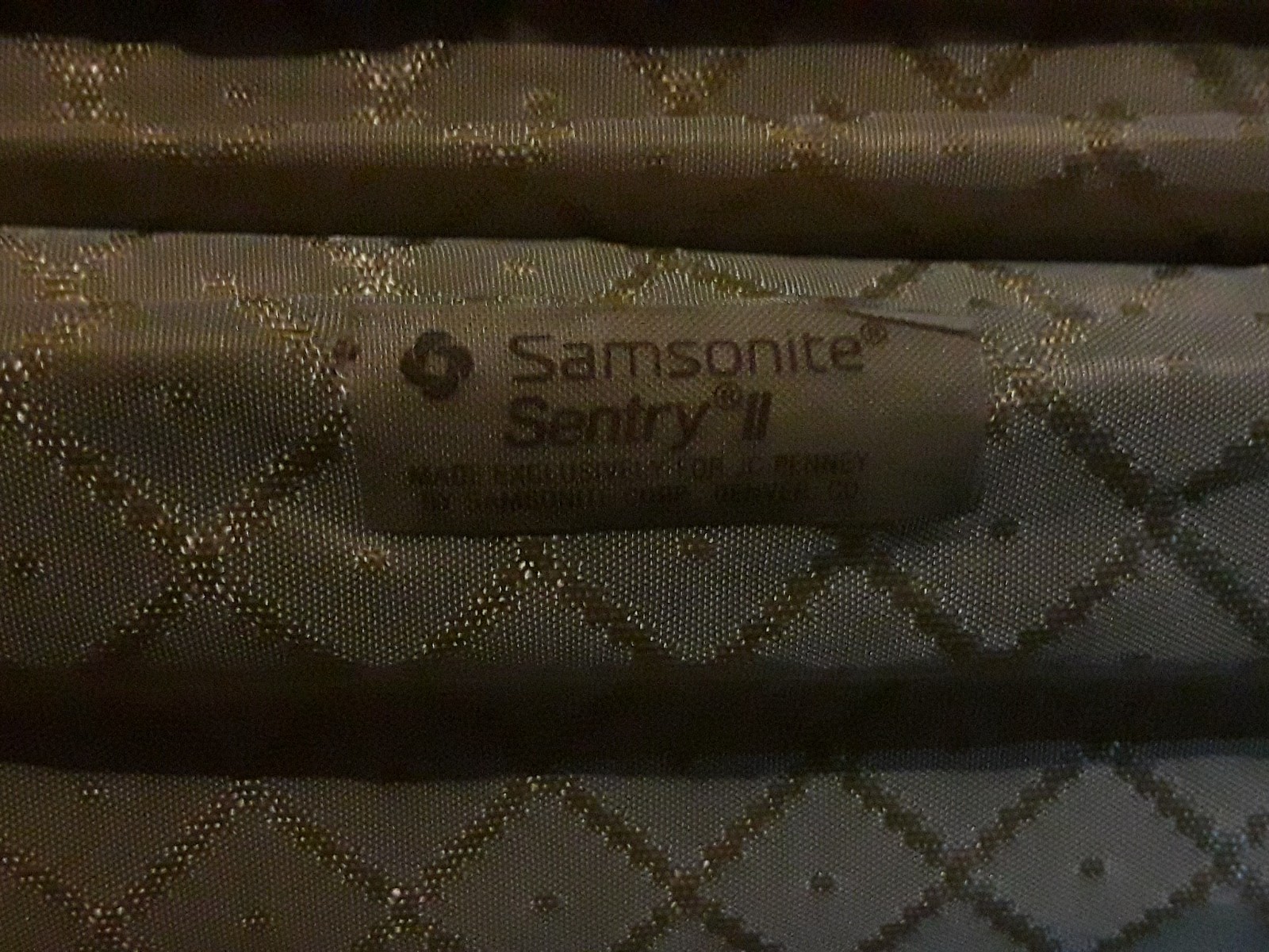 VINTAGE X-LARGE SAMSONITE HARDSHELL SUITCASE W/ PULL HANDLE WHEELS & LOCK / KEY