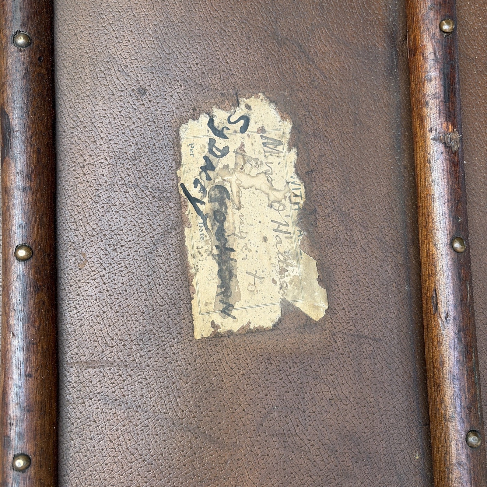GREAT VINTAGE SUITCASE With Vintage Travel Labels Hotel Kosciusko NSW Wood Ribs
