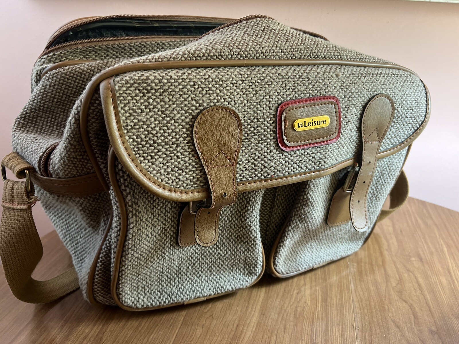 LEISURE LUGGAGE – Brown Beige Woven Wool Bag, Zippers & Buckles, 5 Pocket Bag