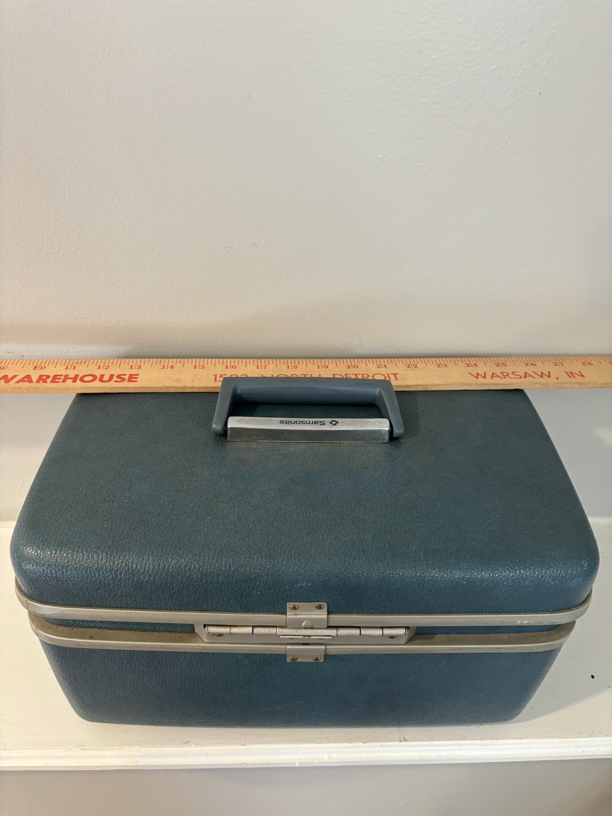 Samsonite 1970s True Vintage Blue Vanity Case Mirror Locking with tray