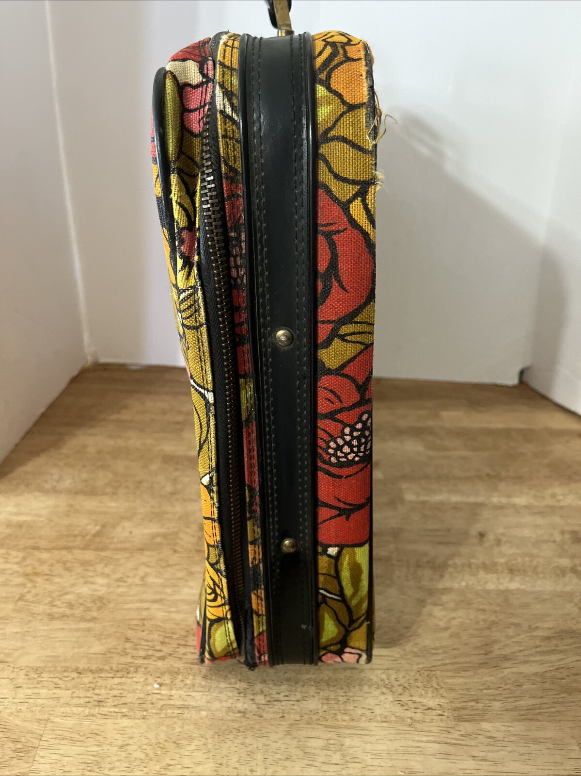 Vtg 1960’s 1970’s Flower Power Floral Suitcase Travel Bag Luggage Briefcase Mod