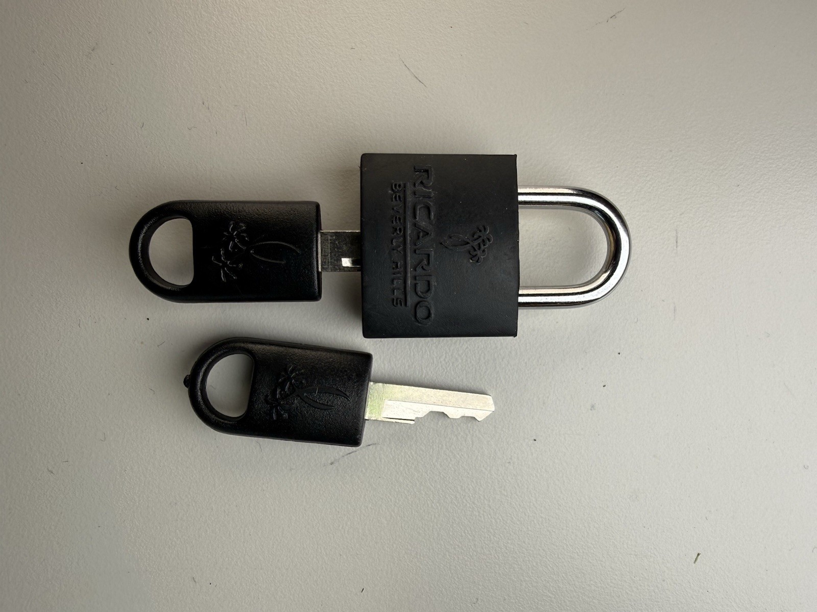 Vintage Ricardo Beverly Hills 1980s-1990s Padlock w/ 2 Keys Black Palm Tree Logo