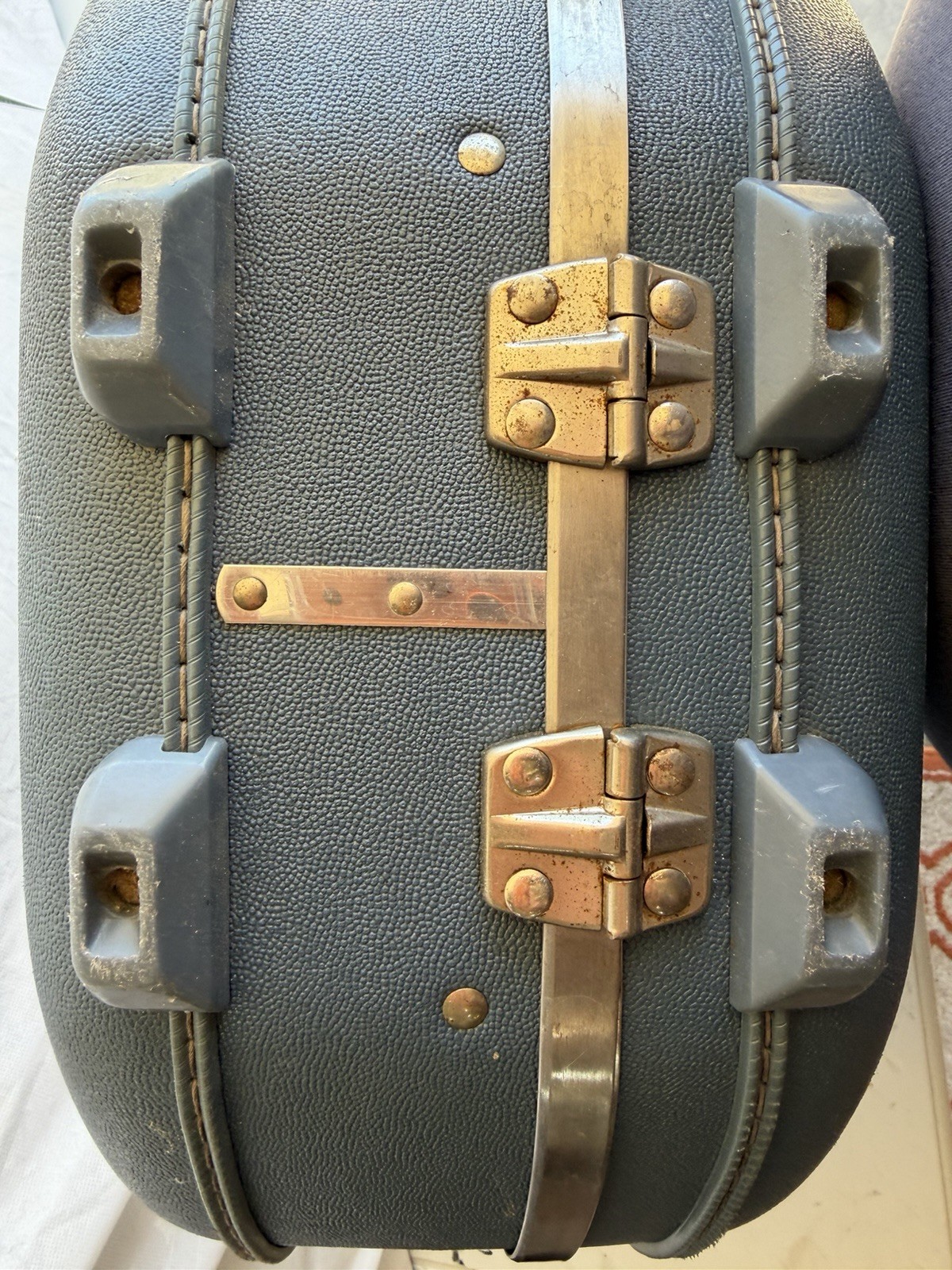 Vintage Blue American Tourister Tri-Taper Round Hat Box Suitcase WITH KEY!!