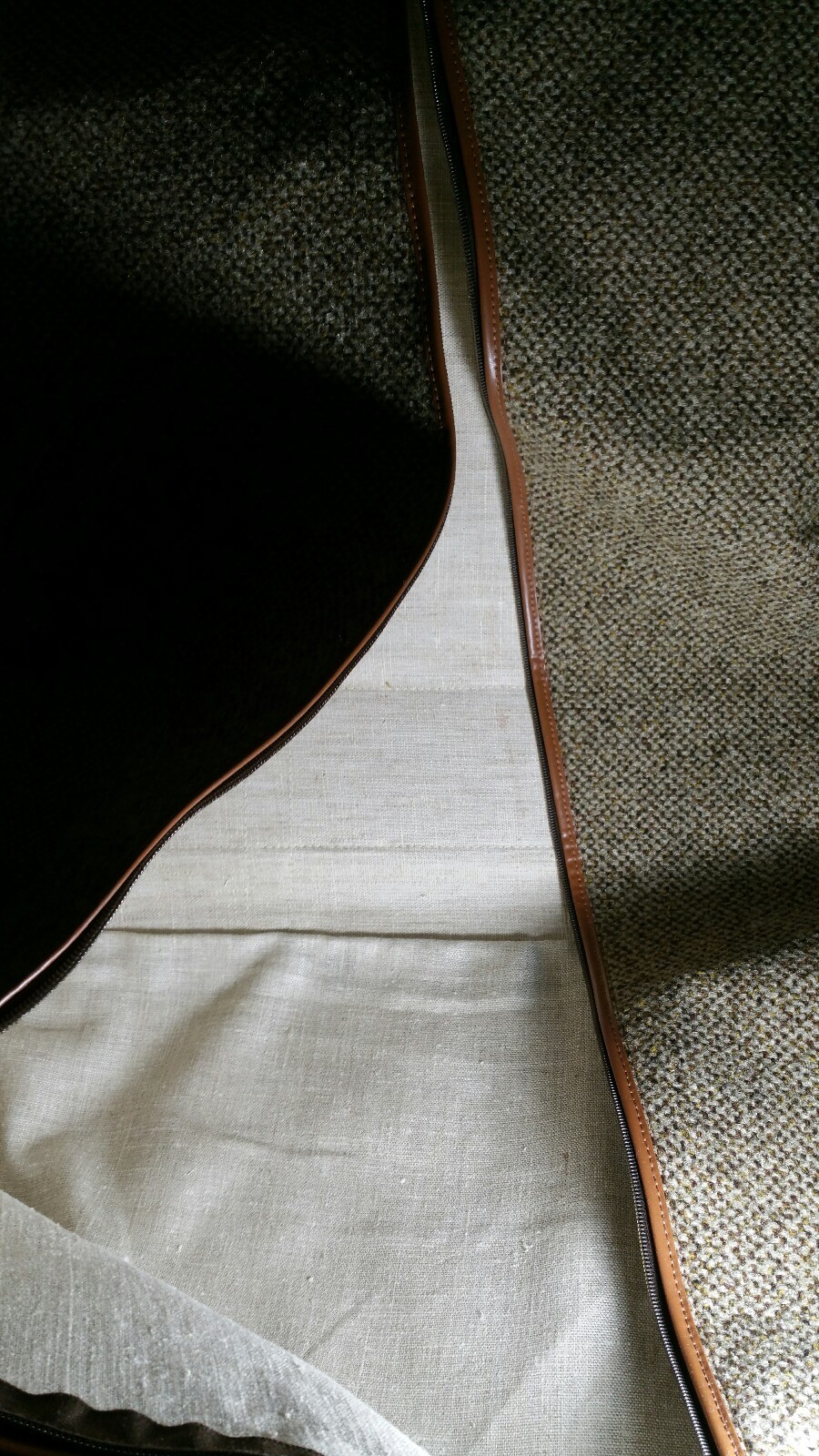 Vintage – Via Ventura Luggage – Tweed Garment Bag – Leather, Bi-Fold, USA