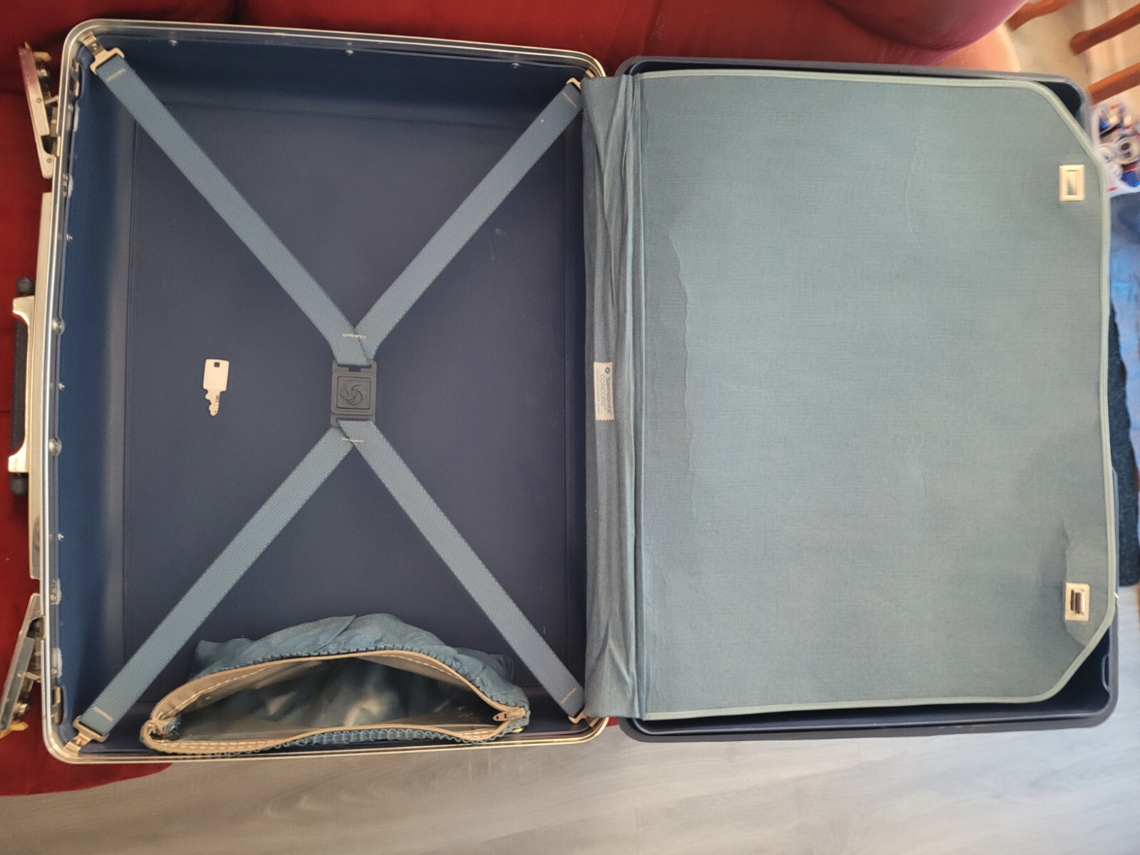 Samsonite Concord Vintage Original Suitcase with Key, Blue